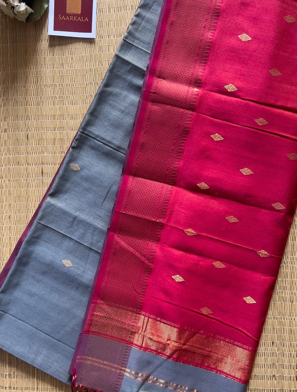Diamond Aasmani Grey Maheshwari Handloom Saree