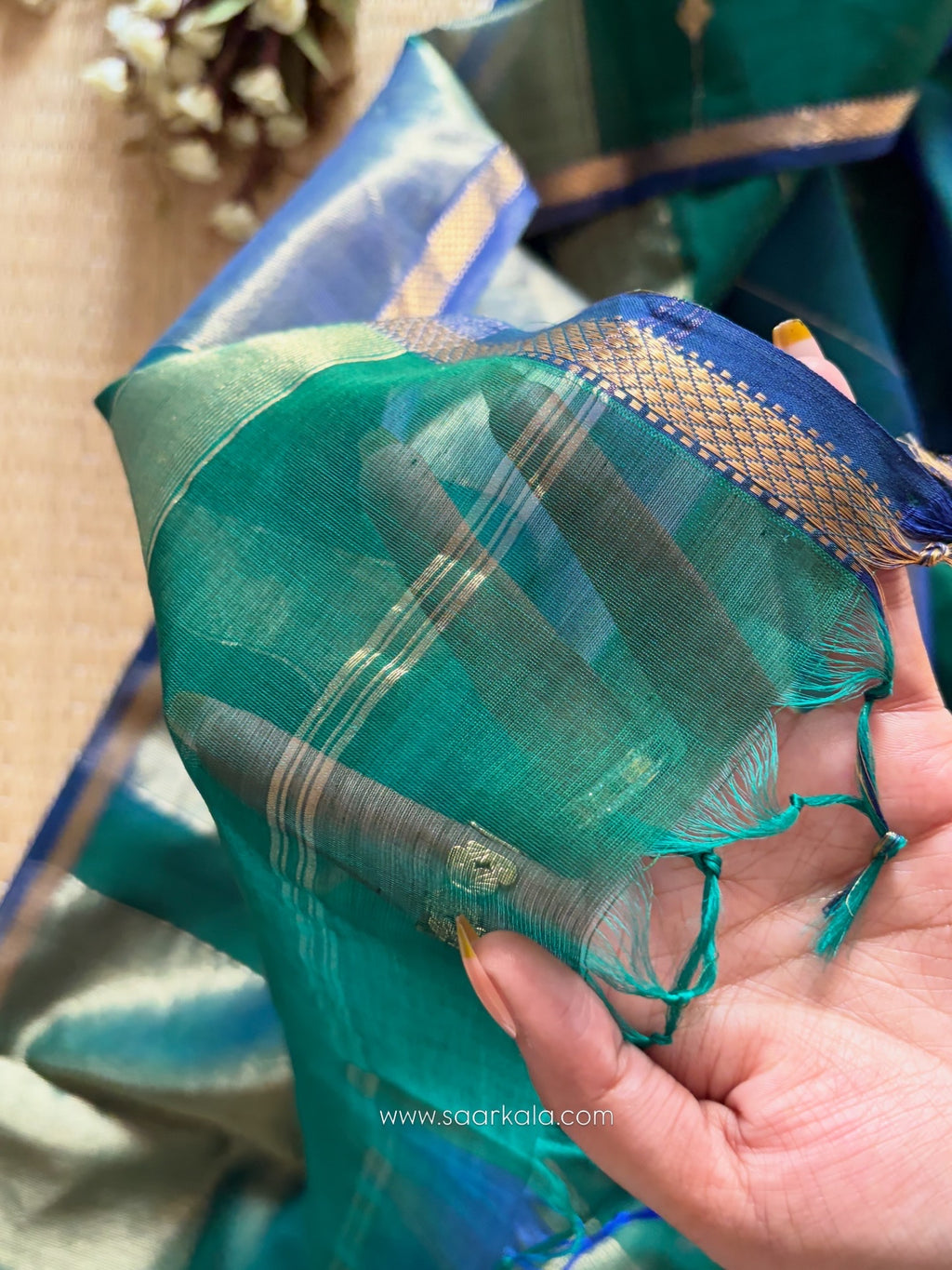 Peacock Green Dual Shaded Maheshwari Handwoven Saree with Gold Zari Border