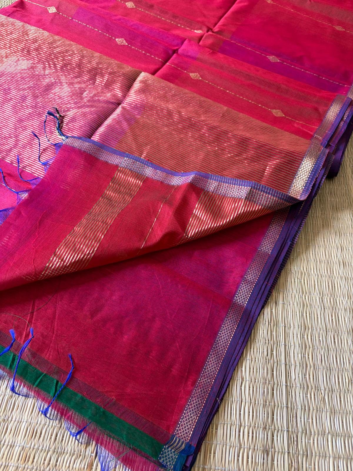 Pink Magenta Dual Shaded Maheshwari Handwoven Saree with Gold Zari Border