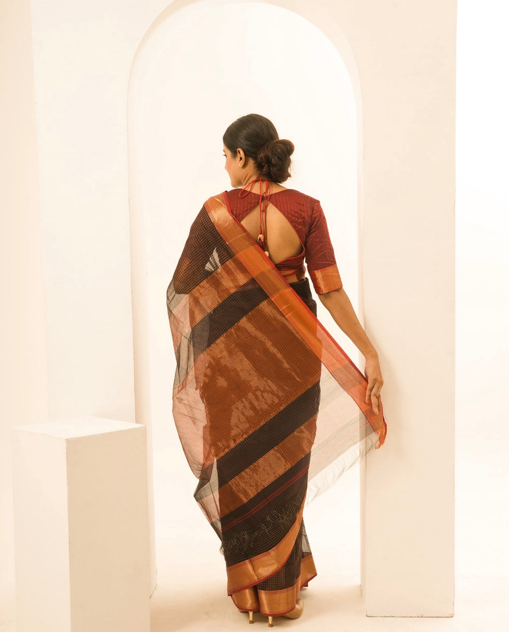 Checks Black Red Maheshwari Handloom Saree