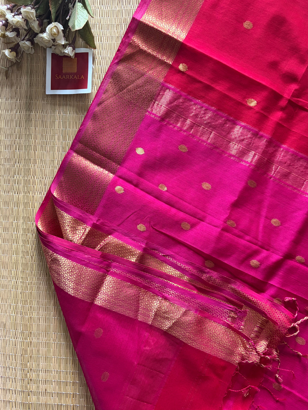Ruhani Sikka Red Pink Maheshwari Handloom Saree
