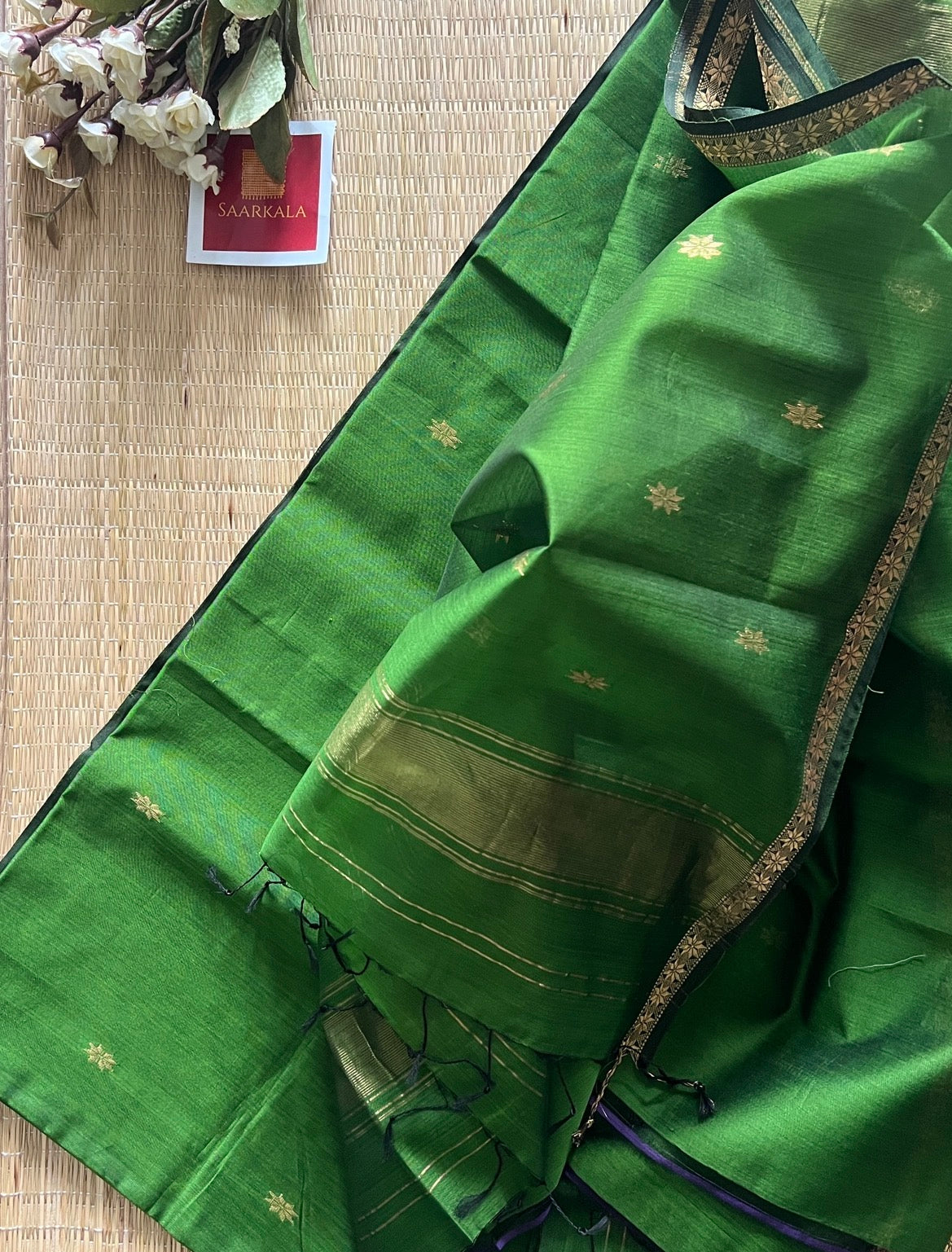 Hariyali self Green Maheshwari Handwoven Saree with Gold Zari Border