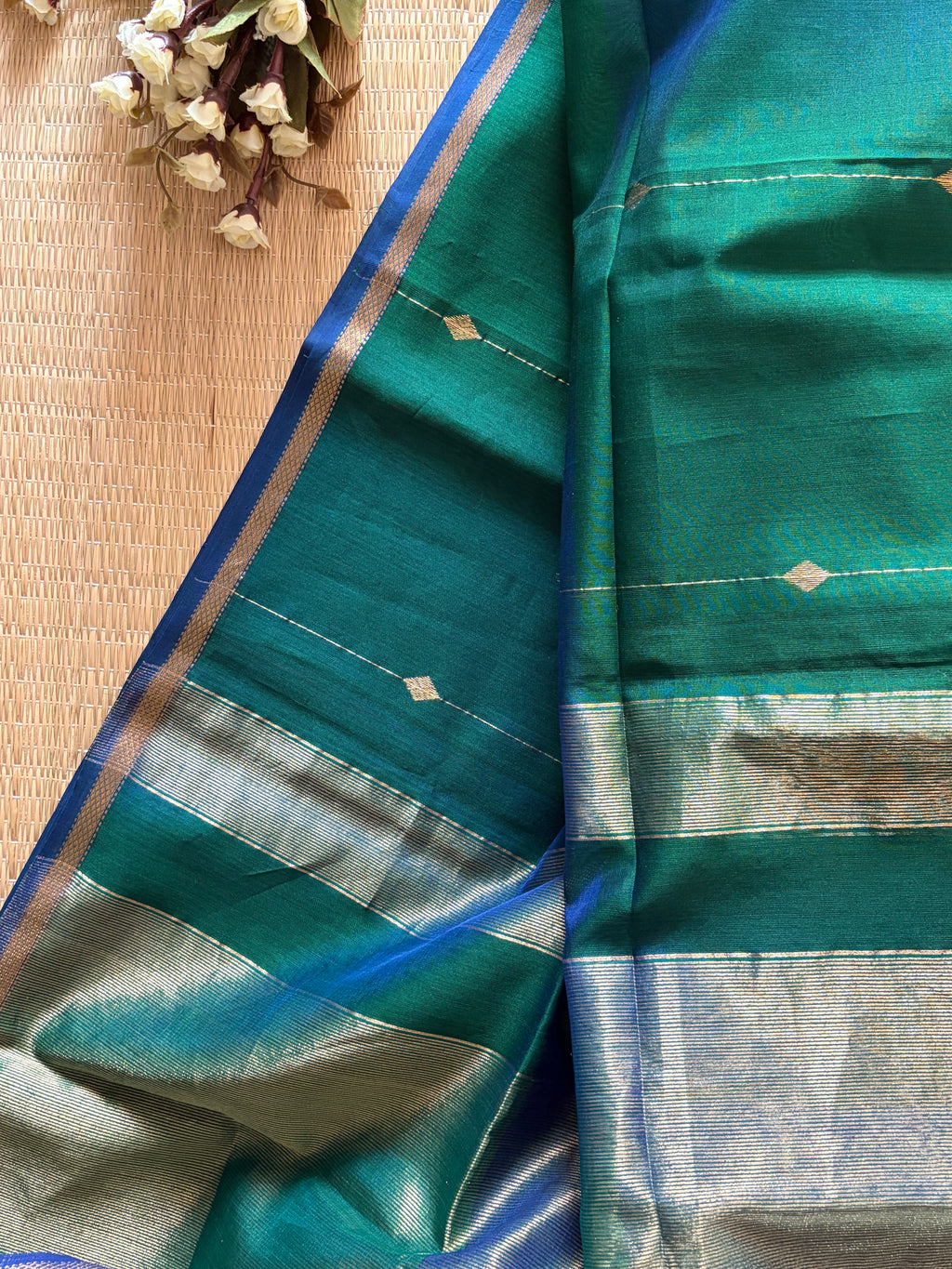 Peacock Green Dual Shaded Maheshwari Handwoven Saree with Gold Zari Border