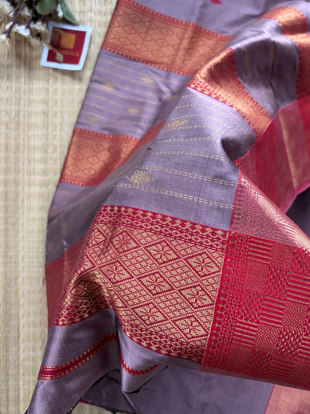 Lavender & Red Pallu Pure Silk Pink Maheshwari Handloom Saree