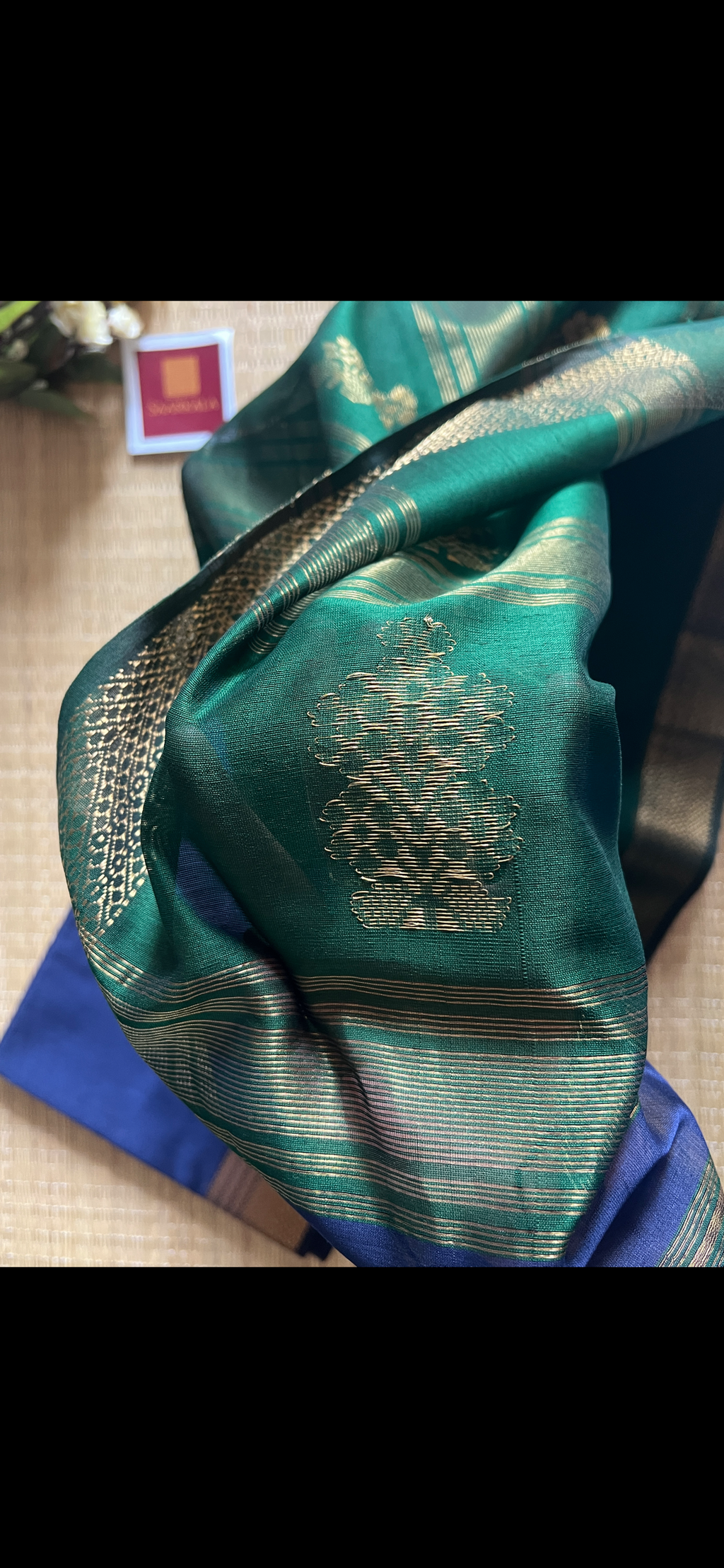 Floral Buta Dark Blue and Green Maheshwari Handloom Saree