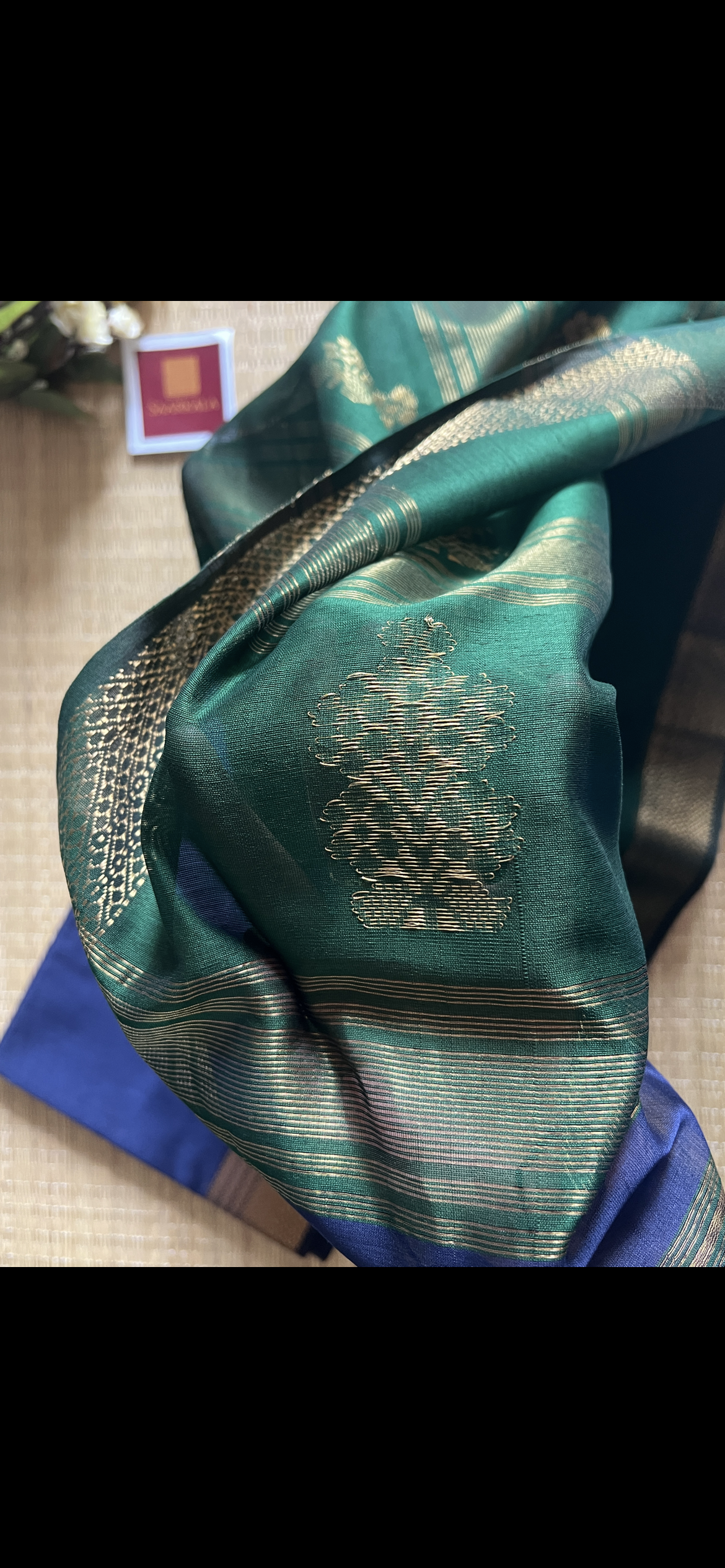 Floral Buta Dark Blue and Green Maheshwari Handloom Saree