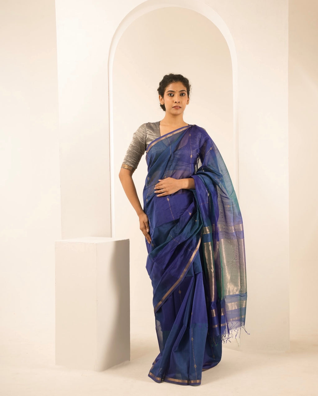 Dual Shaded Blue Maheshwari Handloom Saree
