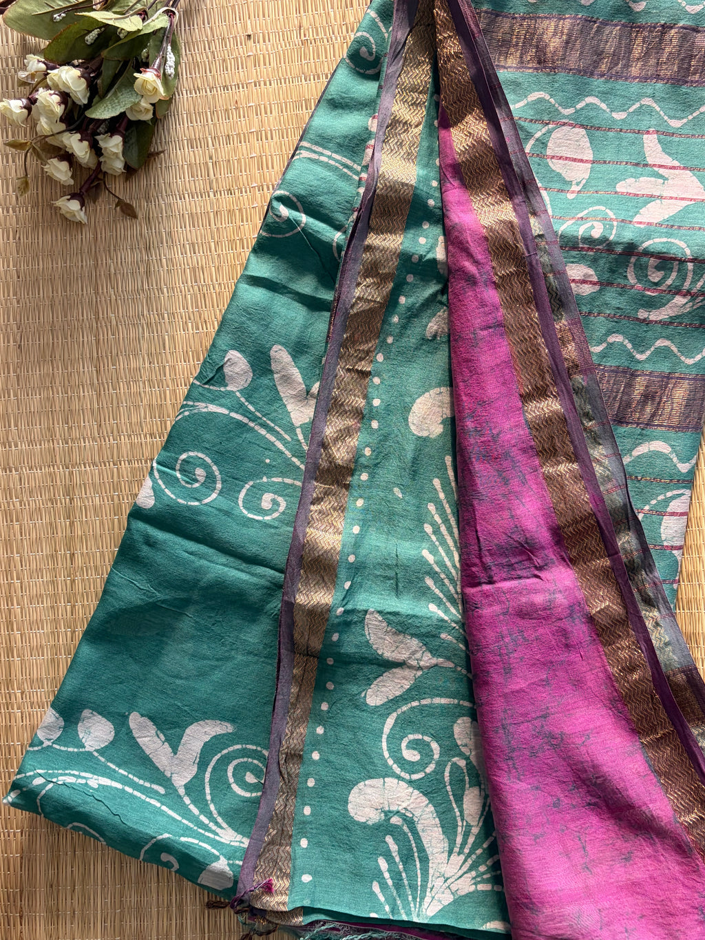Natural Batik Print Blue Pink Maheshwari Handloom Saree