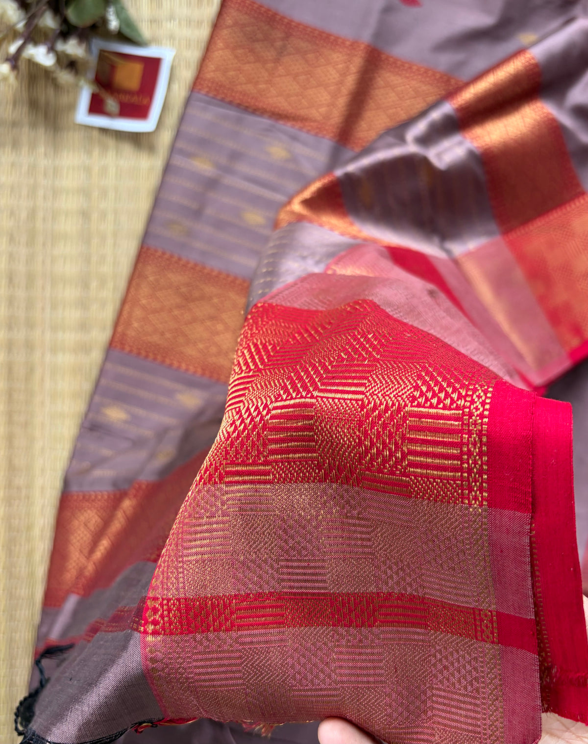 Lavender & Red Pallu Pure Silk Pink Maheshwari Handloom Saree