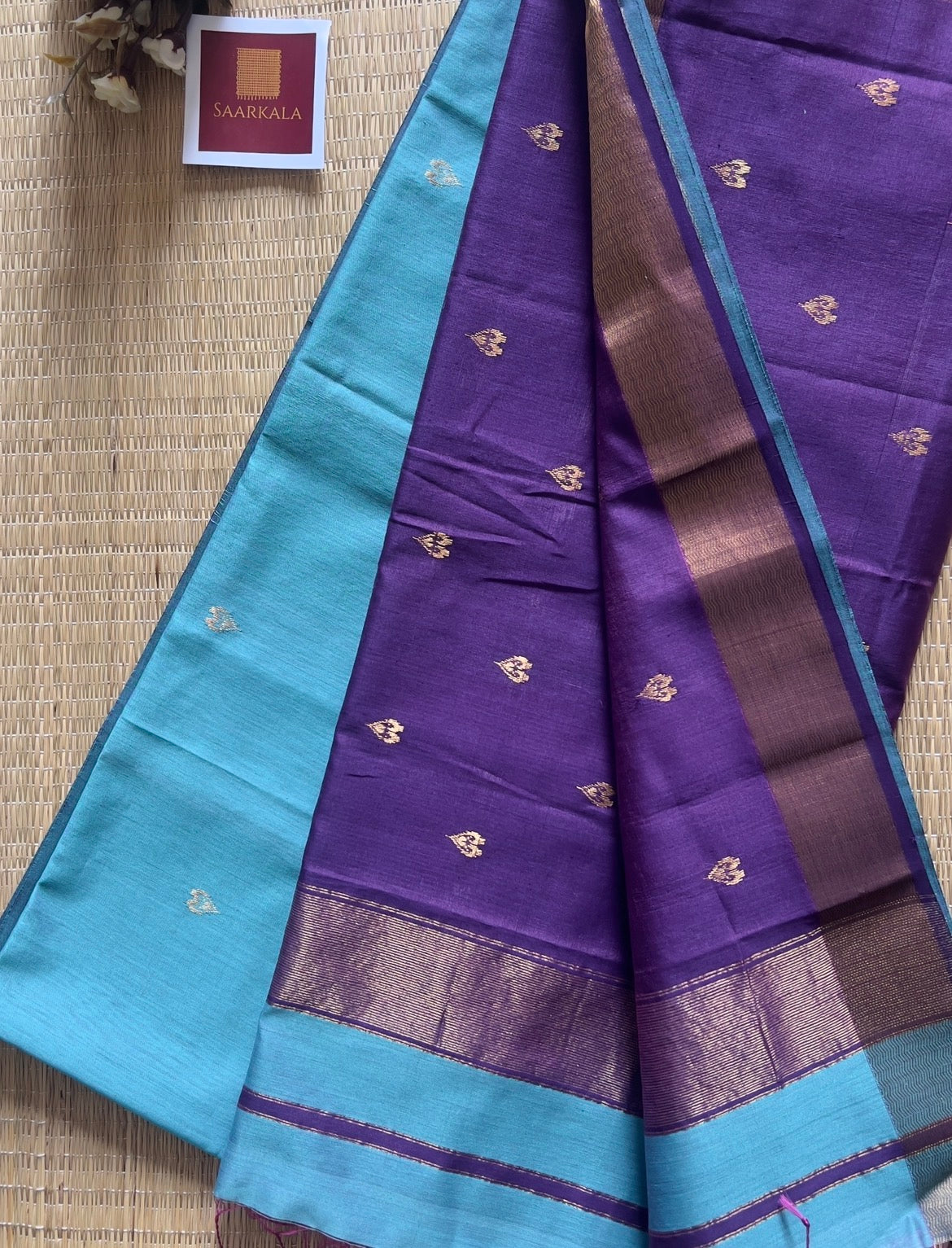 Heart Butti Aasmani Blue Maheshwari Handloom Silk Cotton Saree