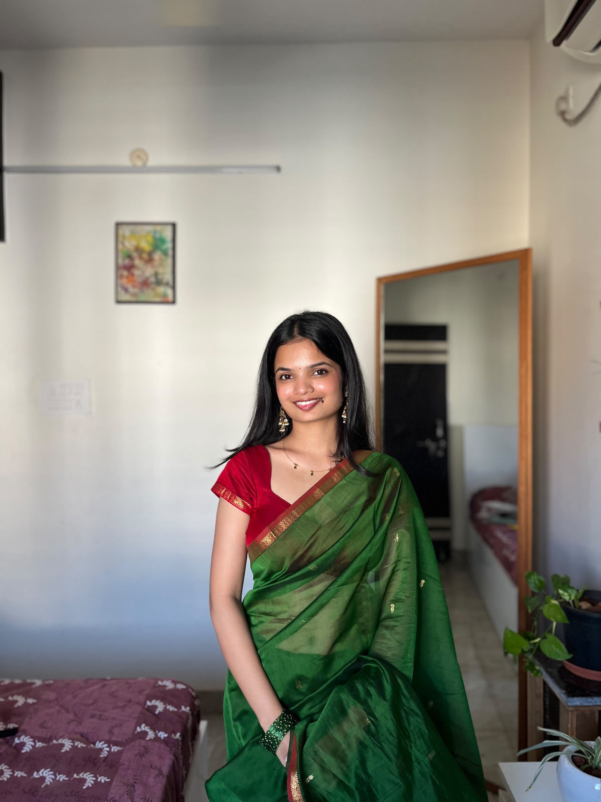 Sai Chameli Green Red Maheshwari Handloom Silk & Cotton Saree