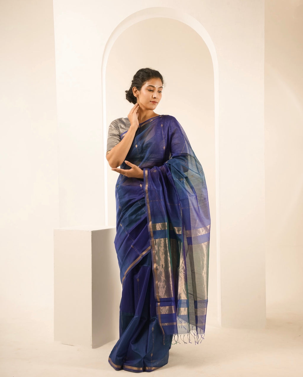 Dual Shaded Blue Maheshwari Handloom Saree