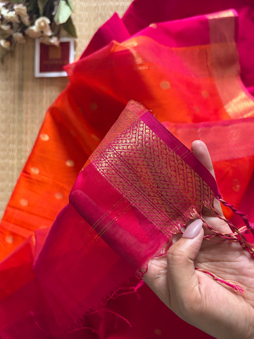 Swara Sikka Pink Orange Maheshwari Handloom Saree