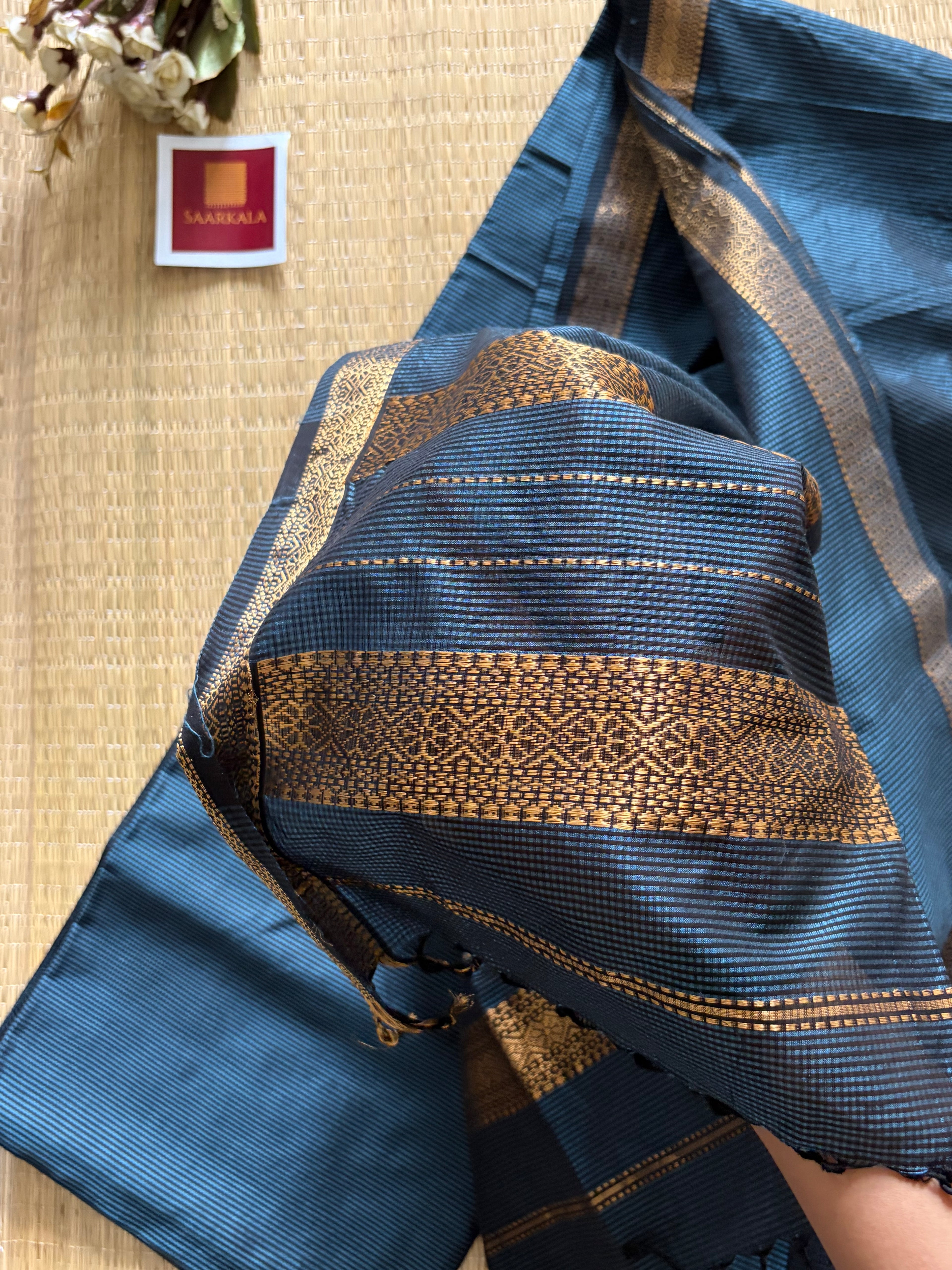 Garbh Reshmi Grey Maheshwari Handloom Saree
