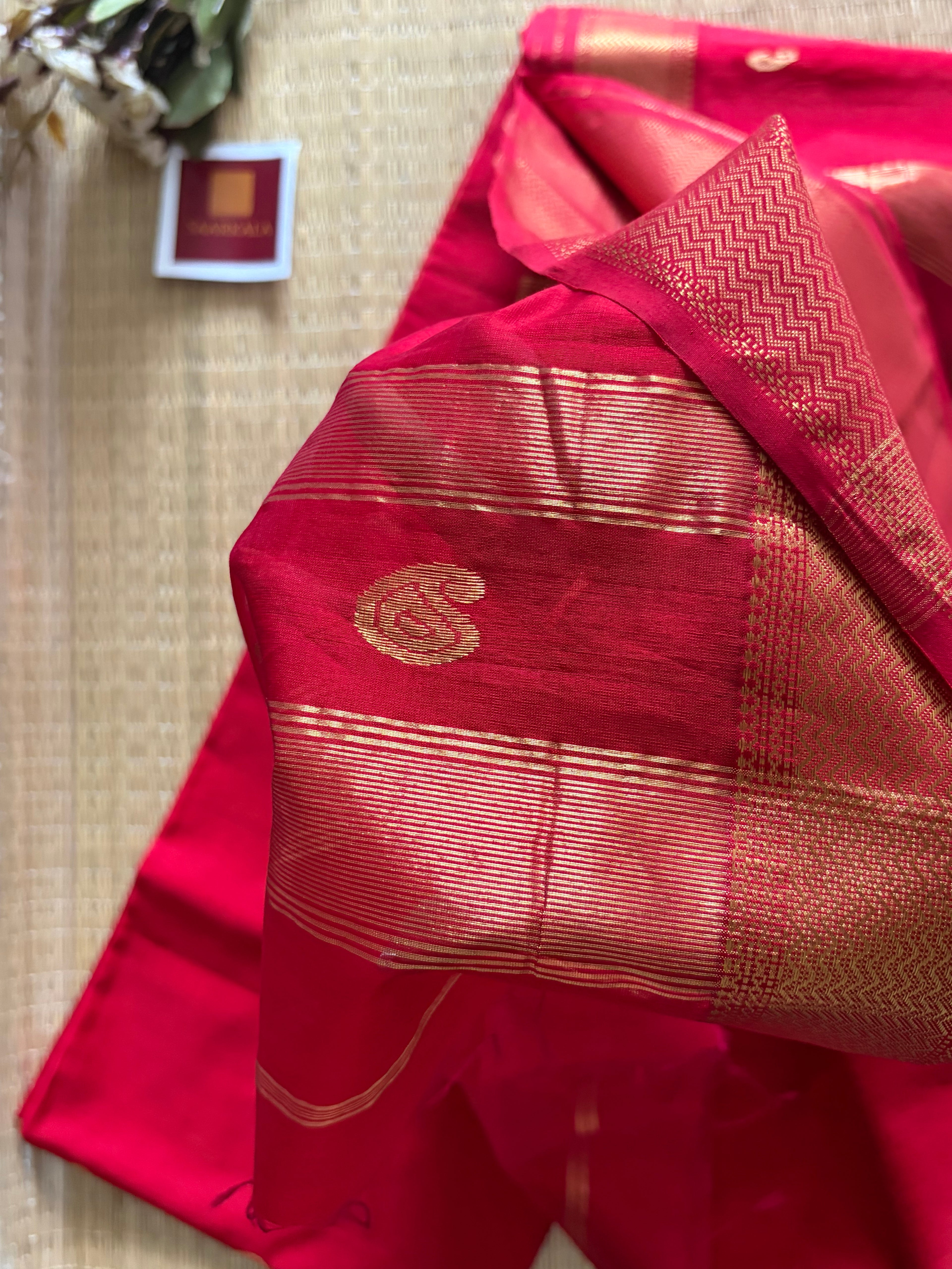 Kairi Buta Red Maheshwari Handloom Saree