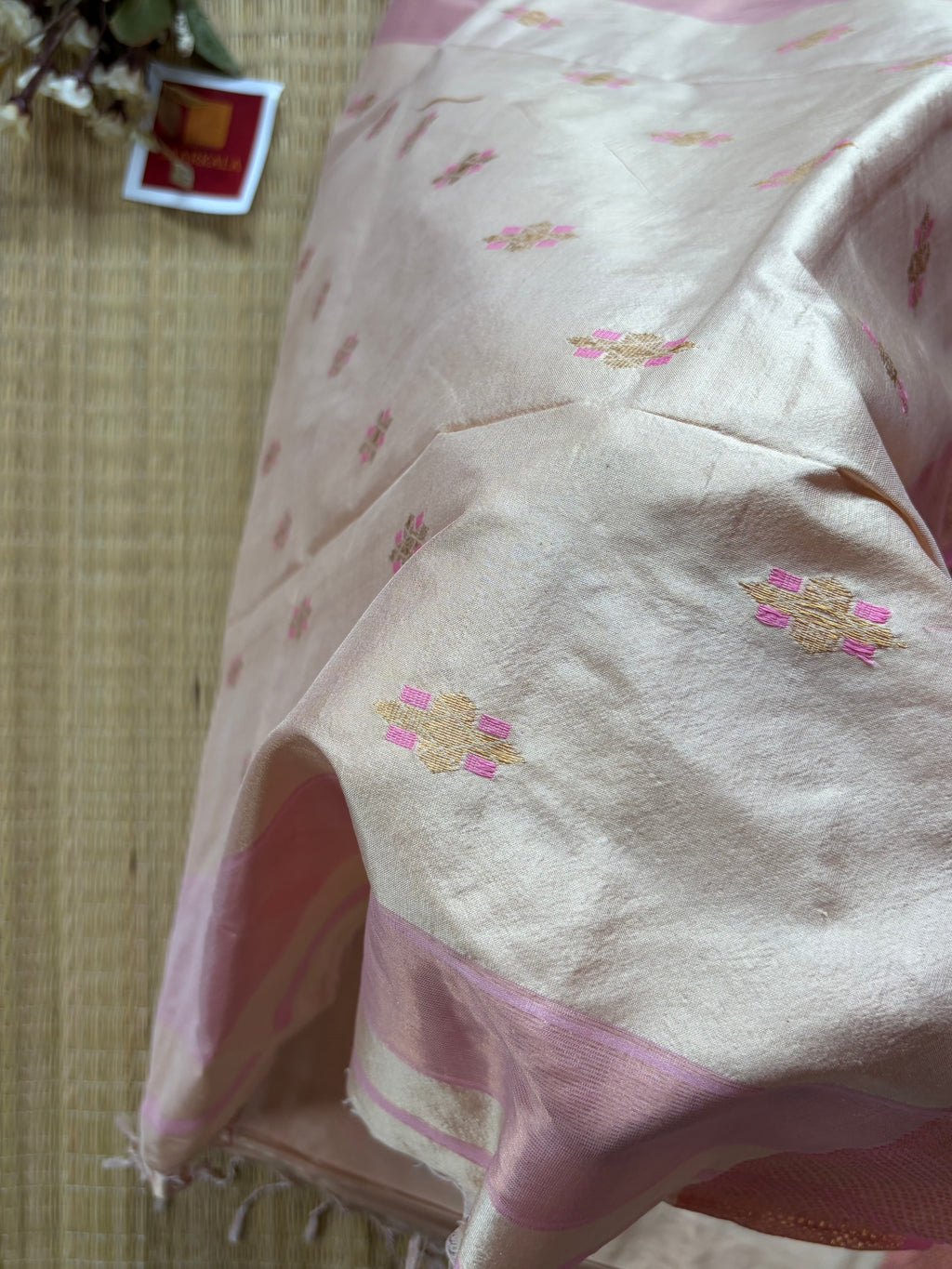 Beige Pure Silk Pink Maheshwari Handloom Saree
