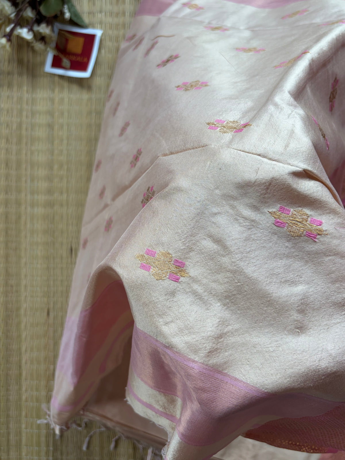 Beige Pure Silk Pink Maheshwari Handloom Saree