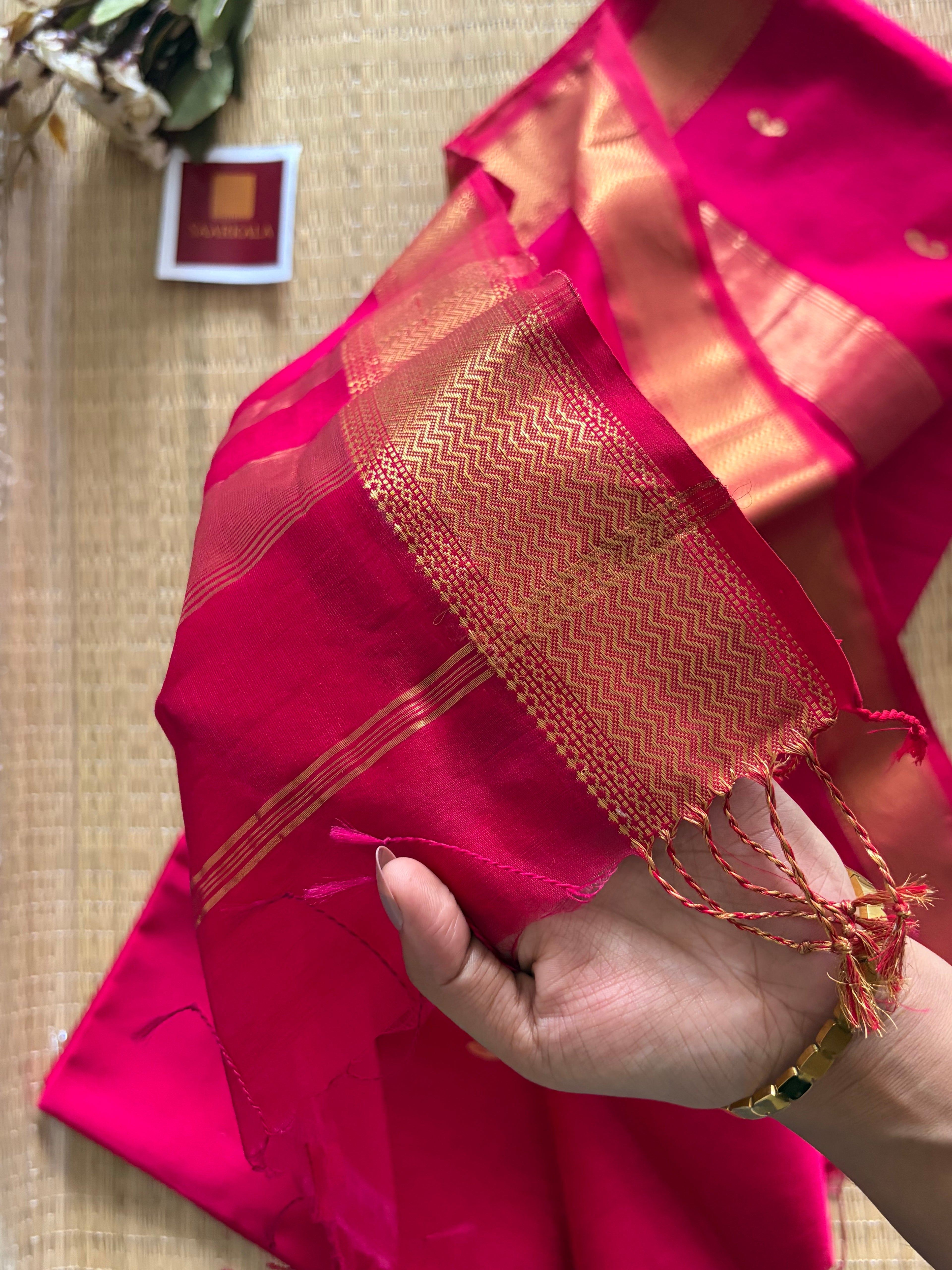 Kairi Buta Pink Maheshwari Handloom Saree