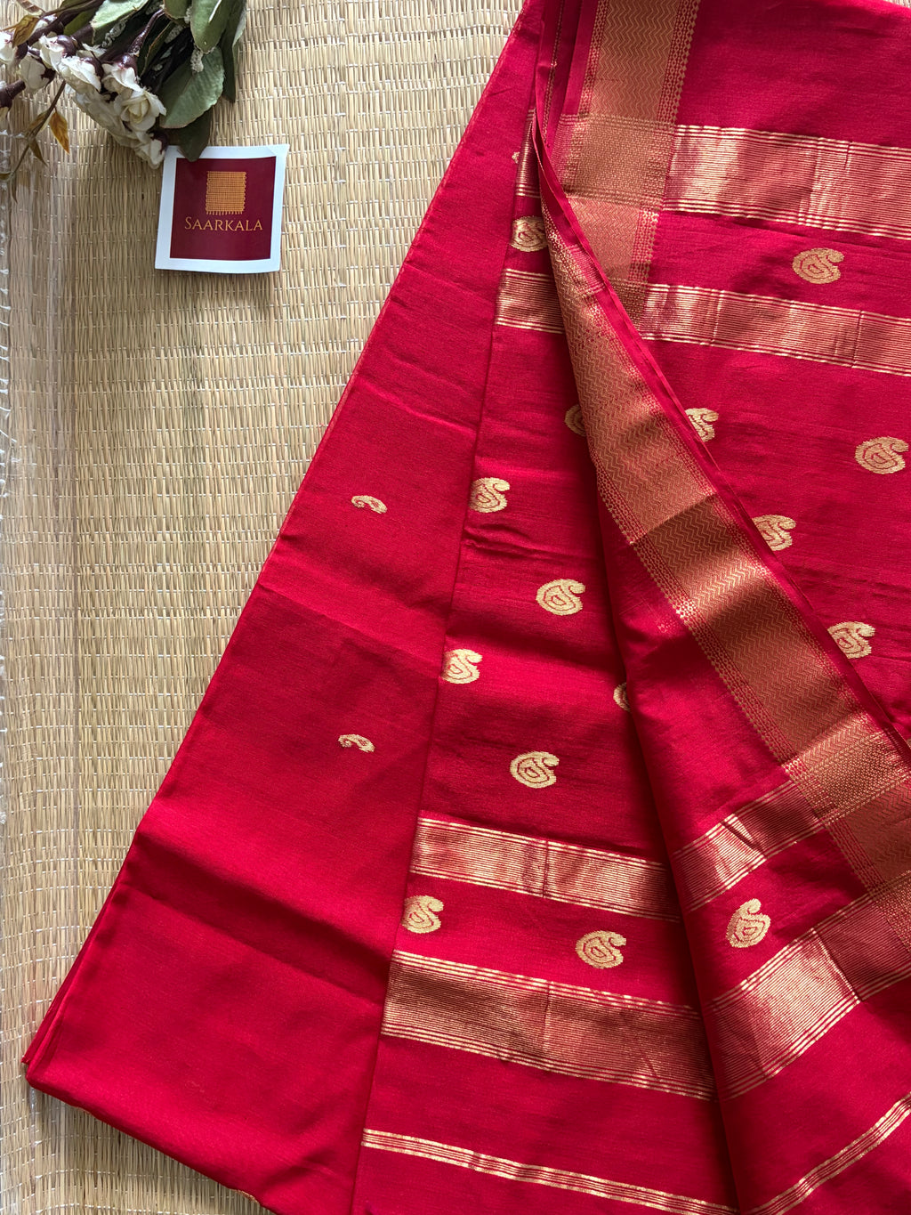 Kairi Buta Red Maheshwari Handloom Saree