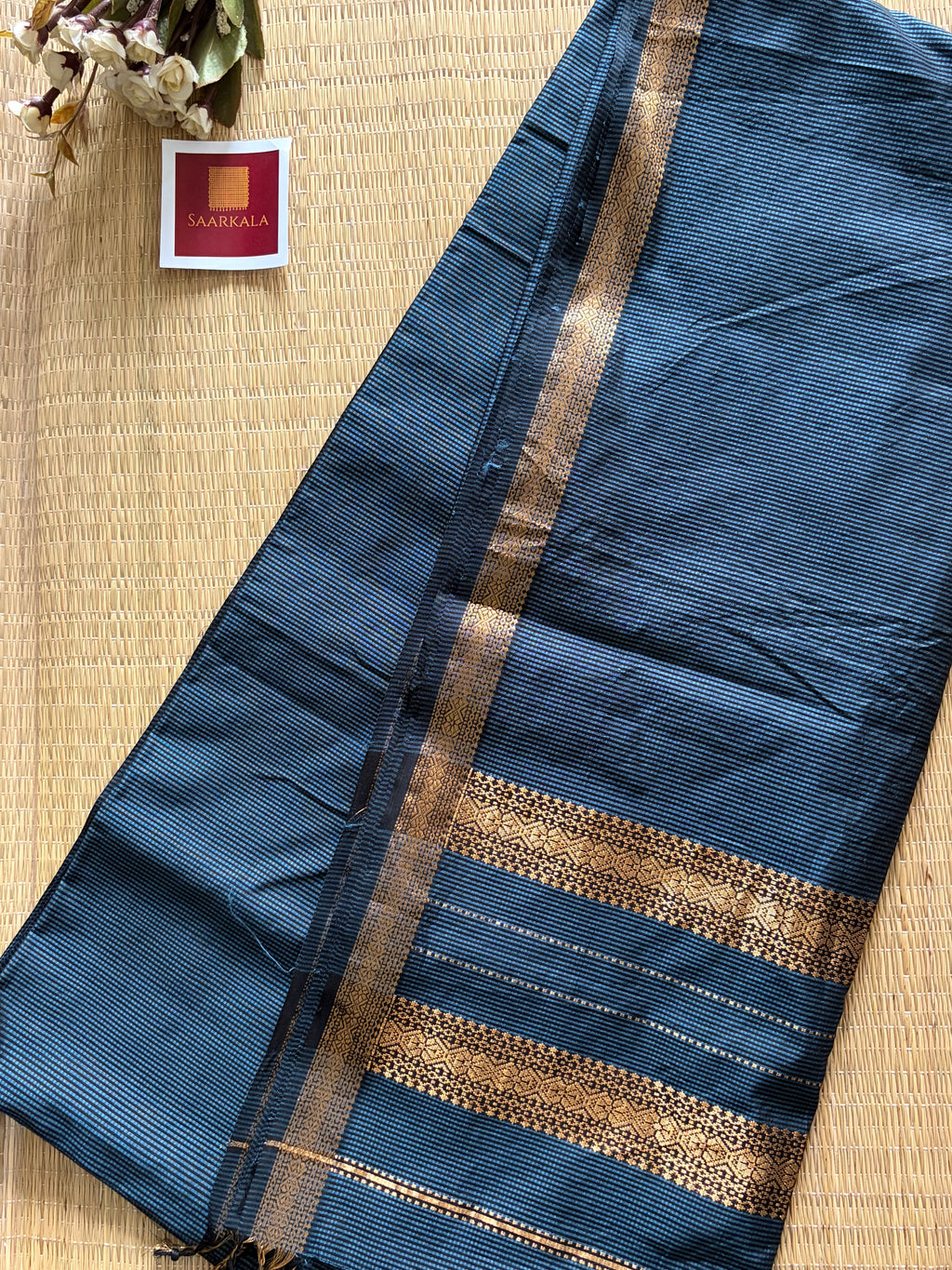 Garbh Reshmi Grey Maheshwari Handloom Saree