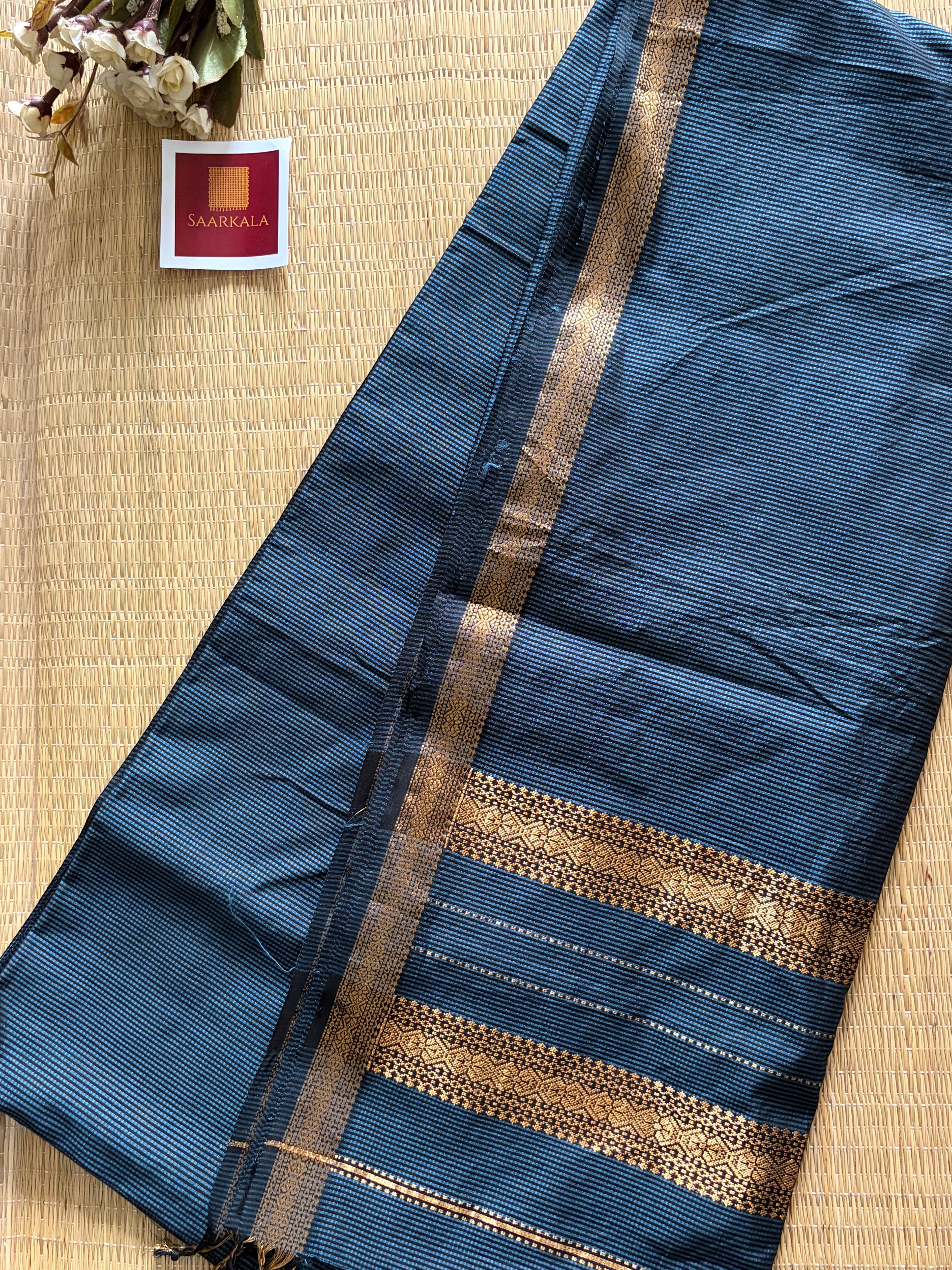 Garbh Reshmi Grey Maheshwari Handloom Saree