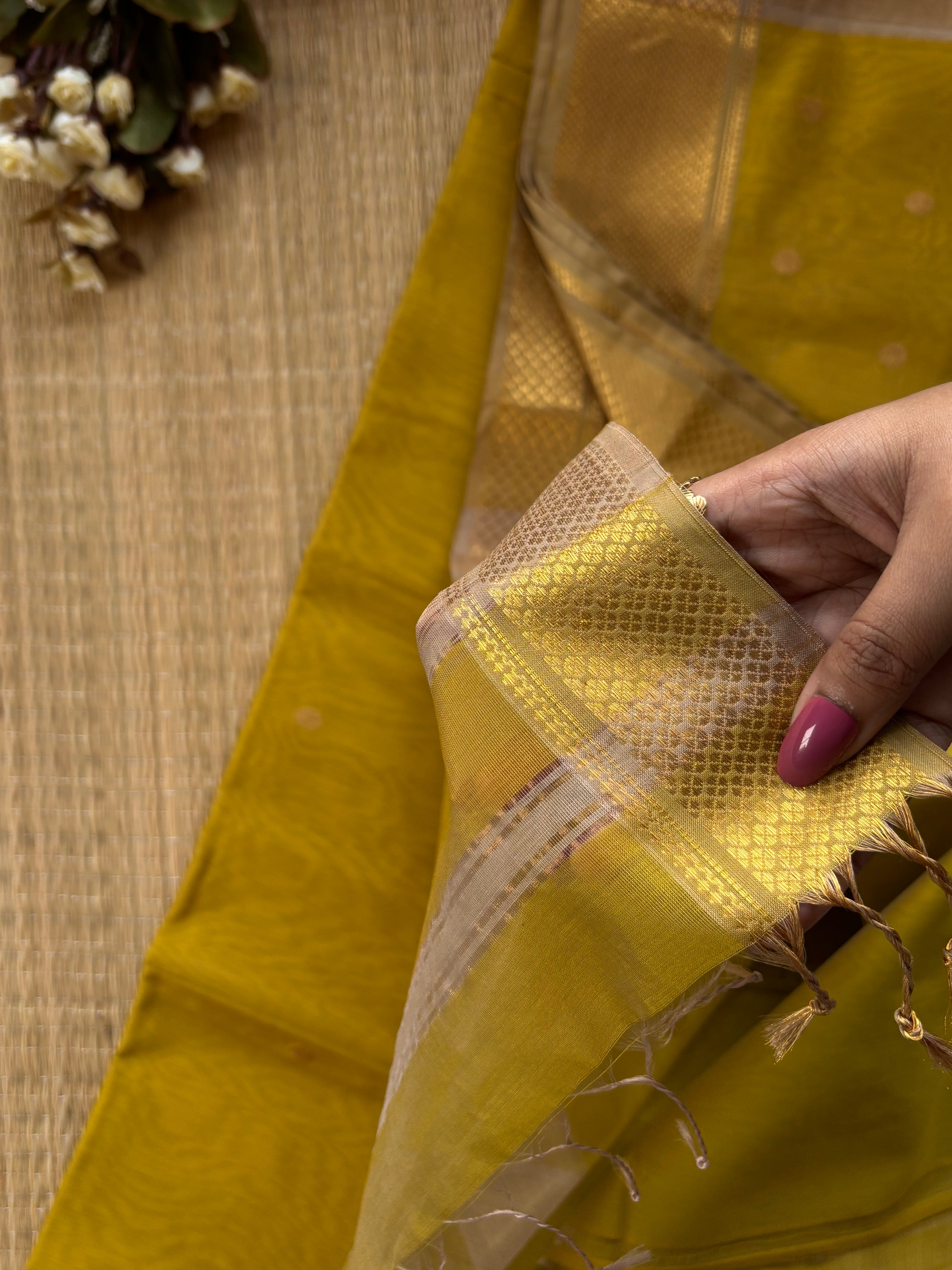 Sikka Butter Yellow Maheshwari Handloom Saree