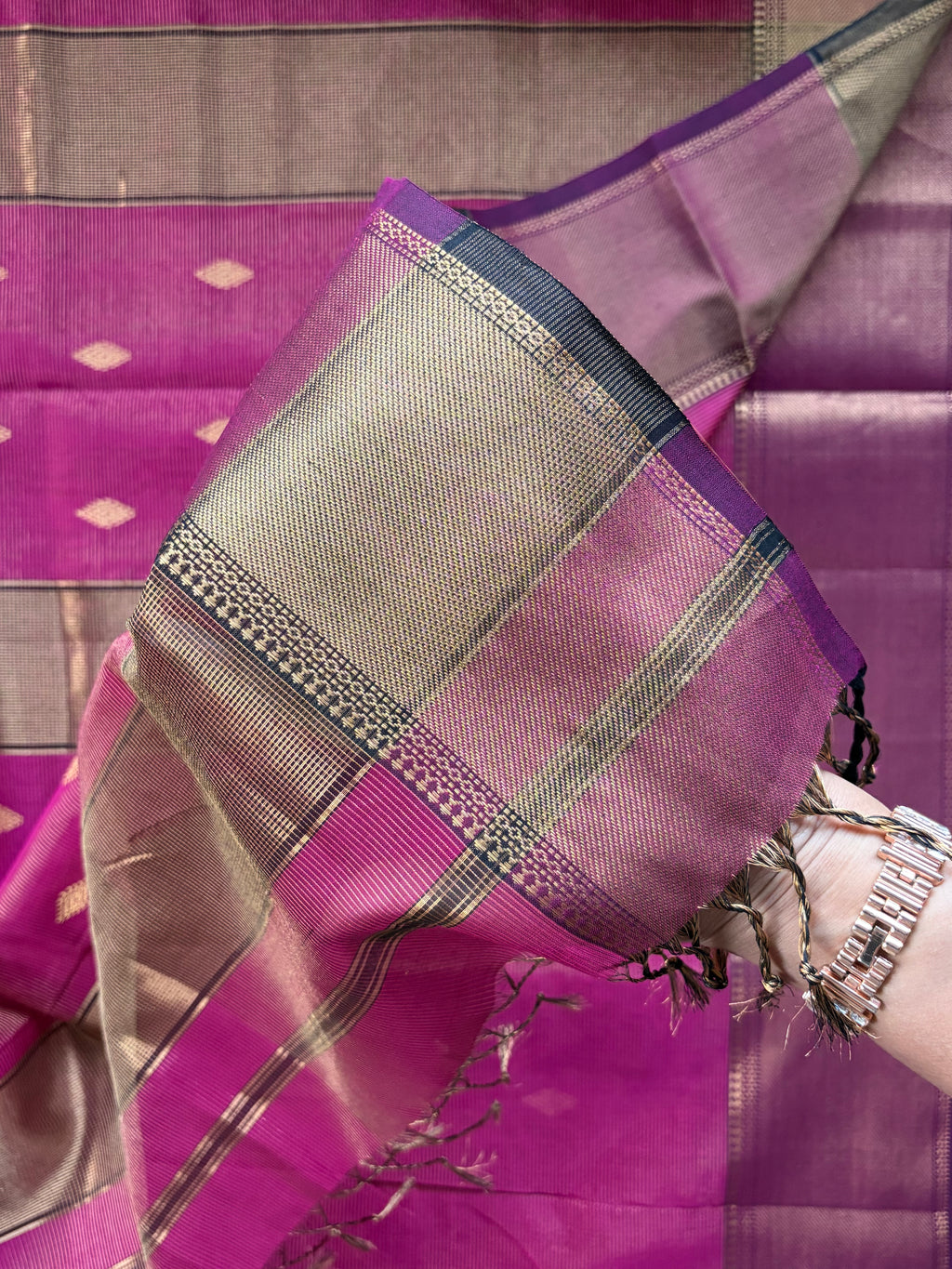 Magenta Tissue Silk Maheshwari Handloom Saree