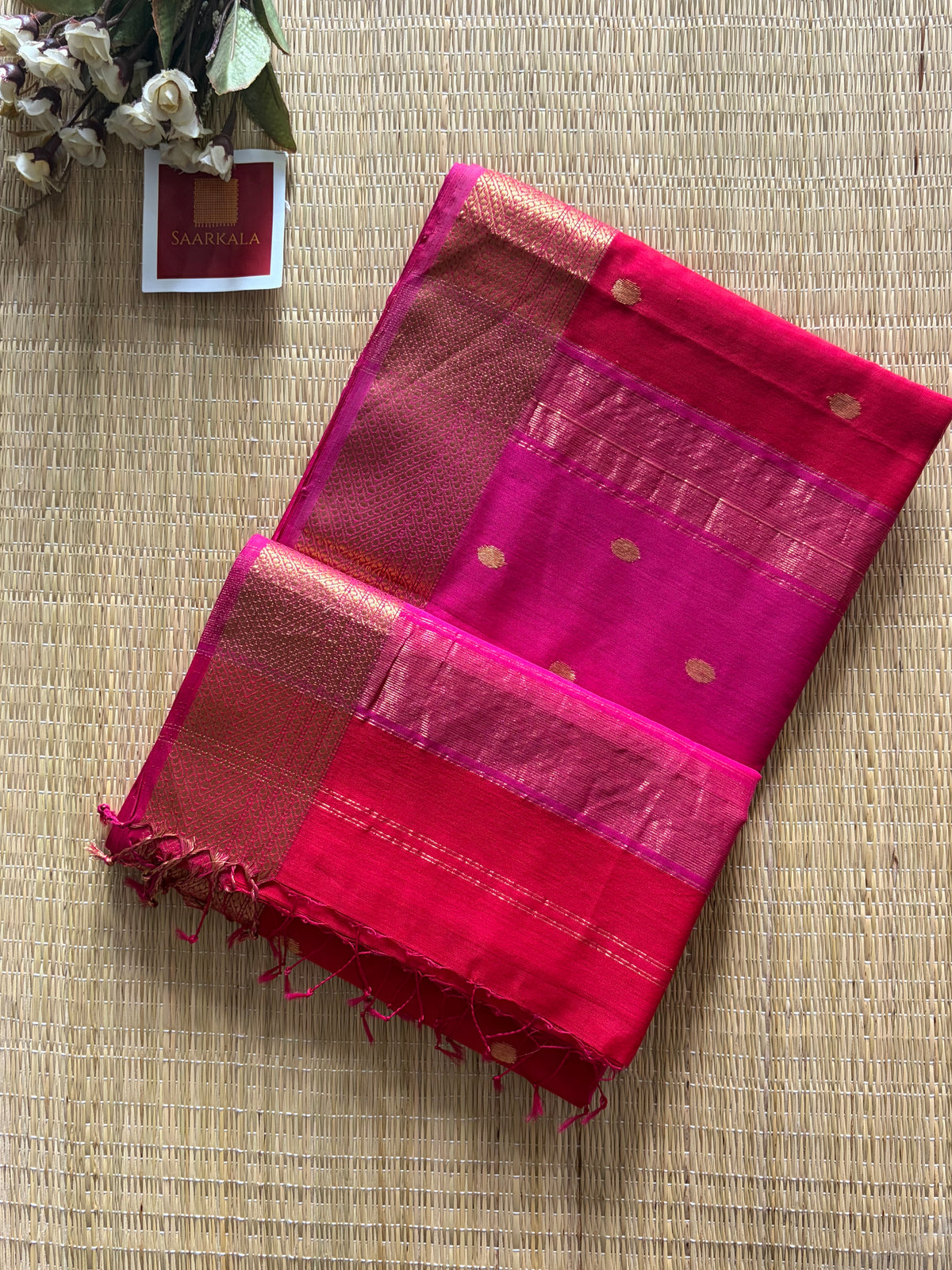 Ruhani Sikka Red Pink Maheshwari Handloom Saree