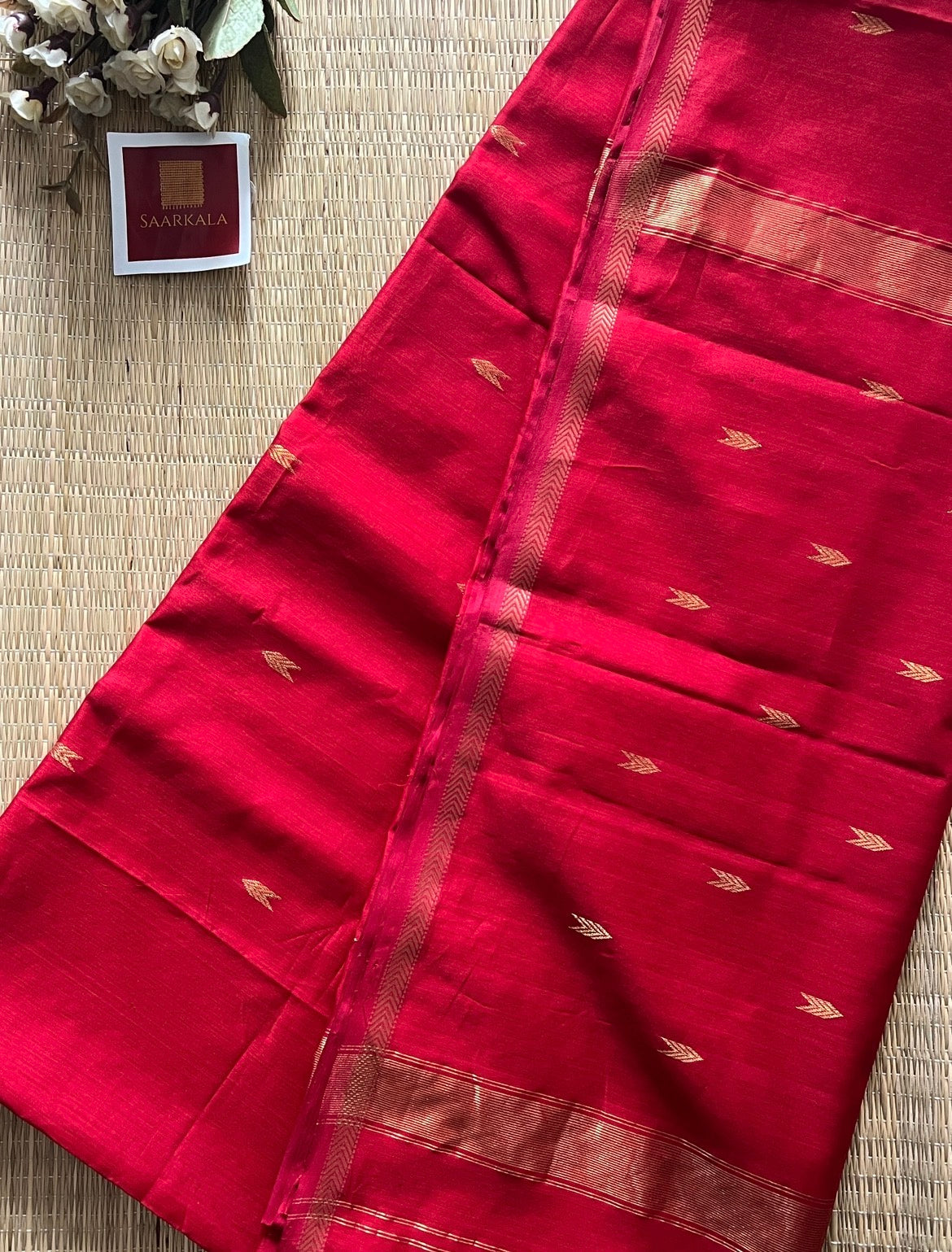 Arrow Red Maheshwari Handloom Saree