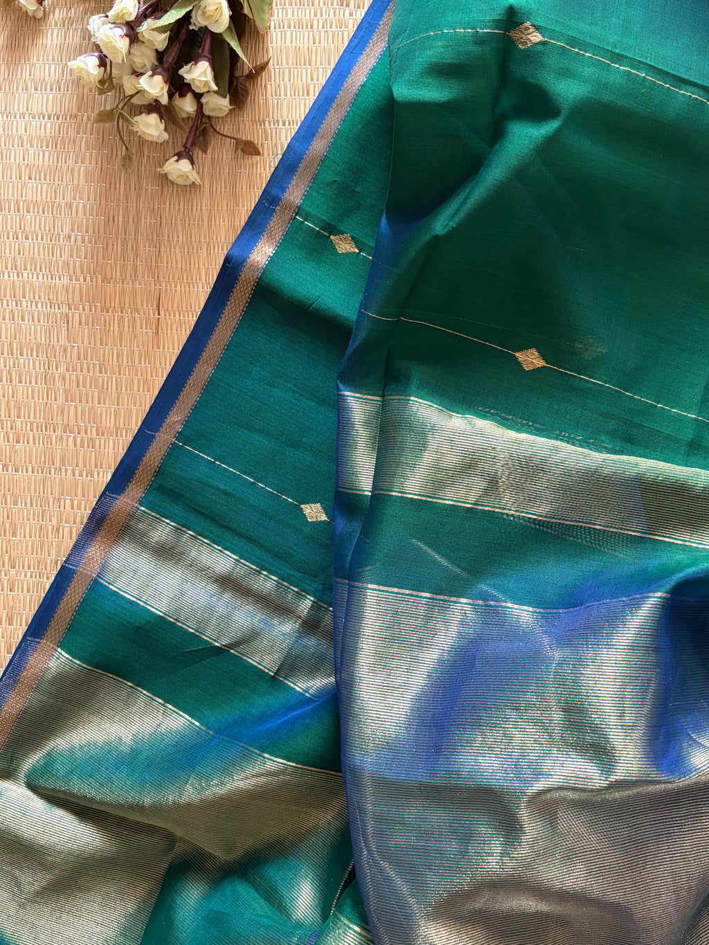 Peacock Green Dual Shaded Maheshwari Handwoven Saree with Gold Zari Border