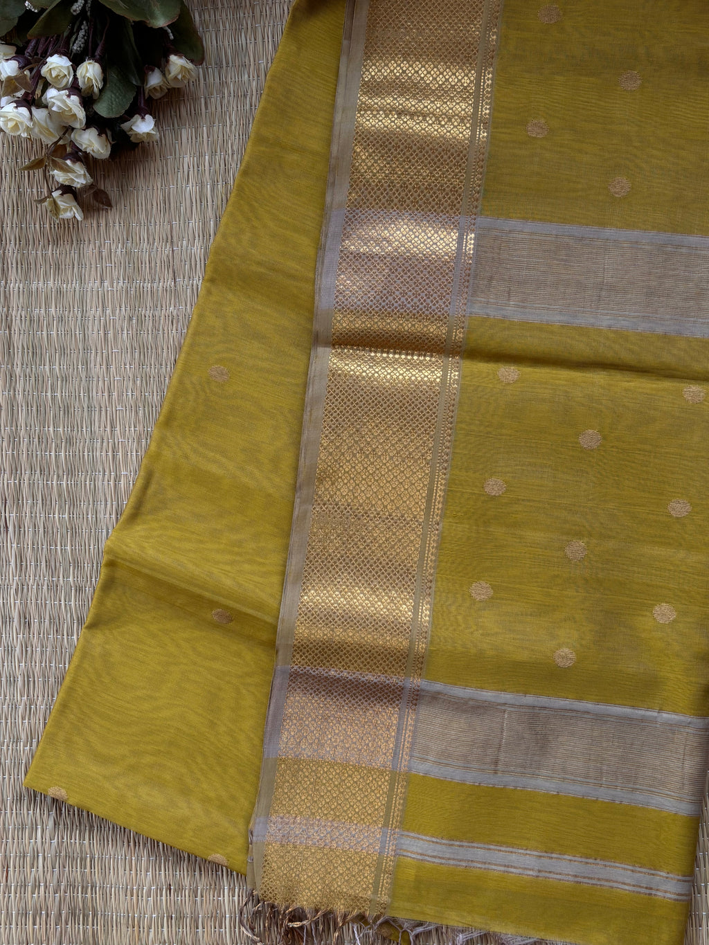 Sikka Butter Yellow Maheshwari Handloom Saree