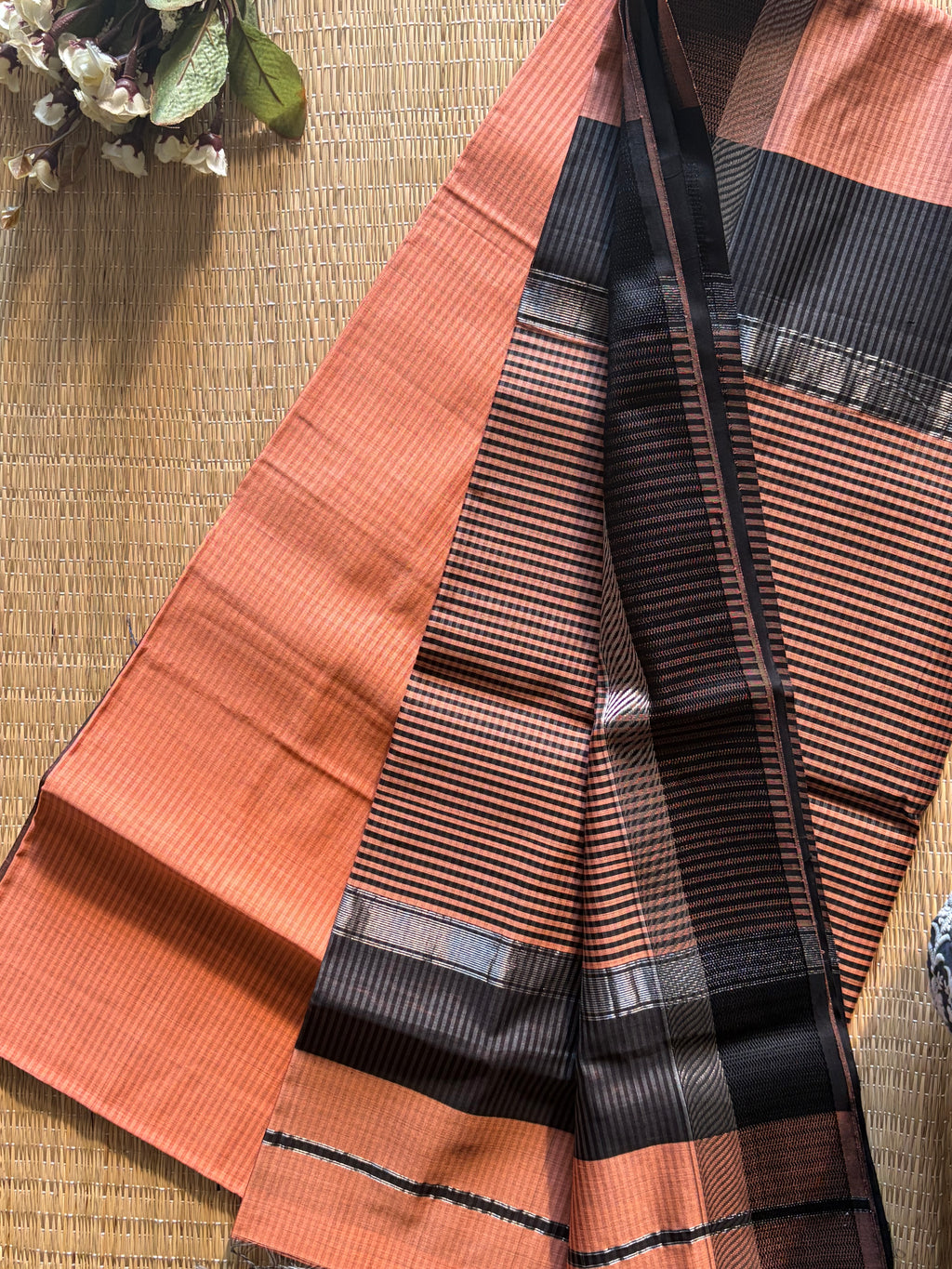 Leher Peach Maheshwari silk and cotton Saree