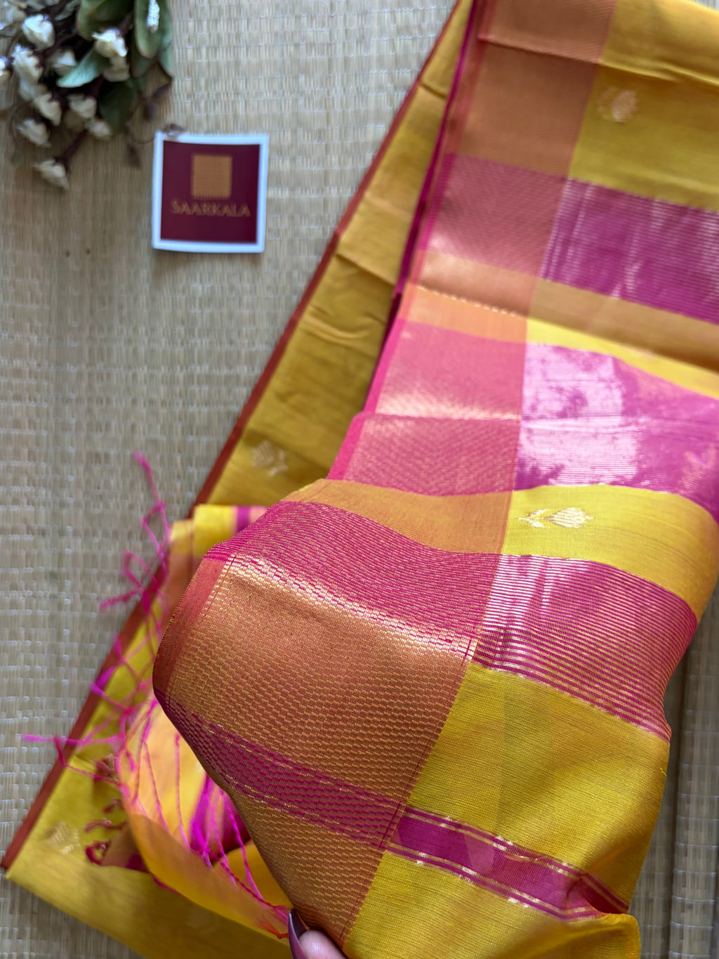 Mustard Gold Maheshwari saree with Lotus Butta Handlom Saree