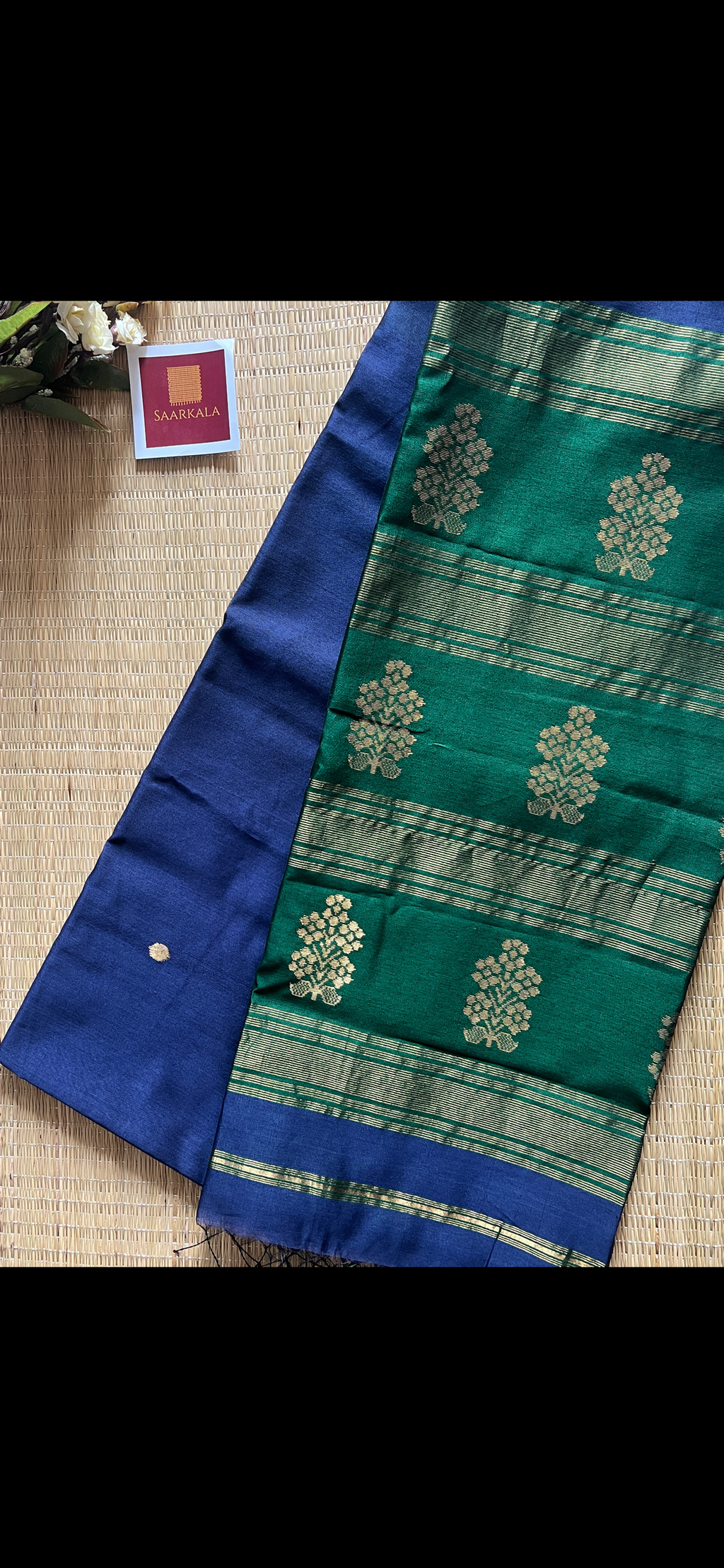 Floral Buta Dark Blue and Green Maheshwari Handloom Saree