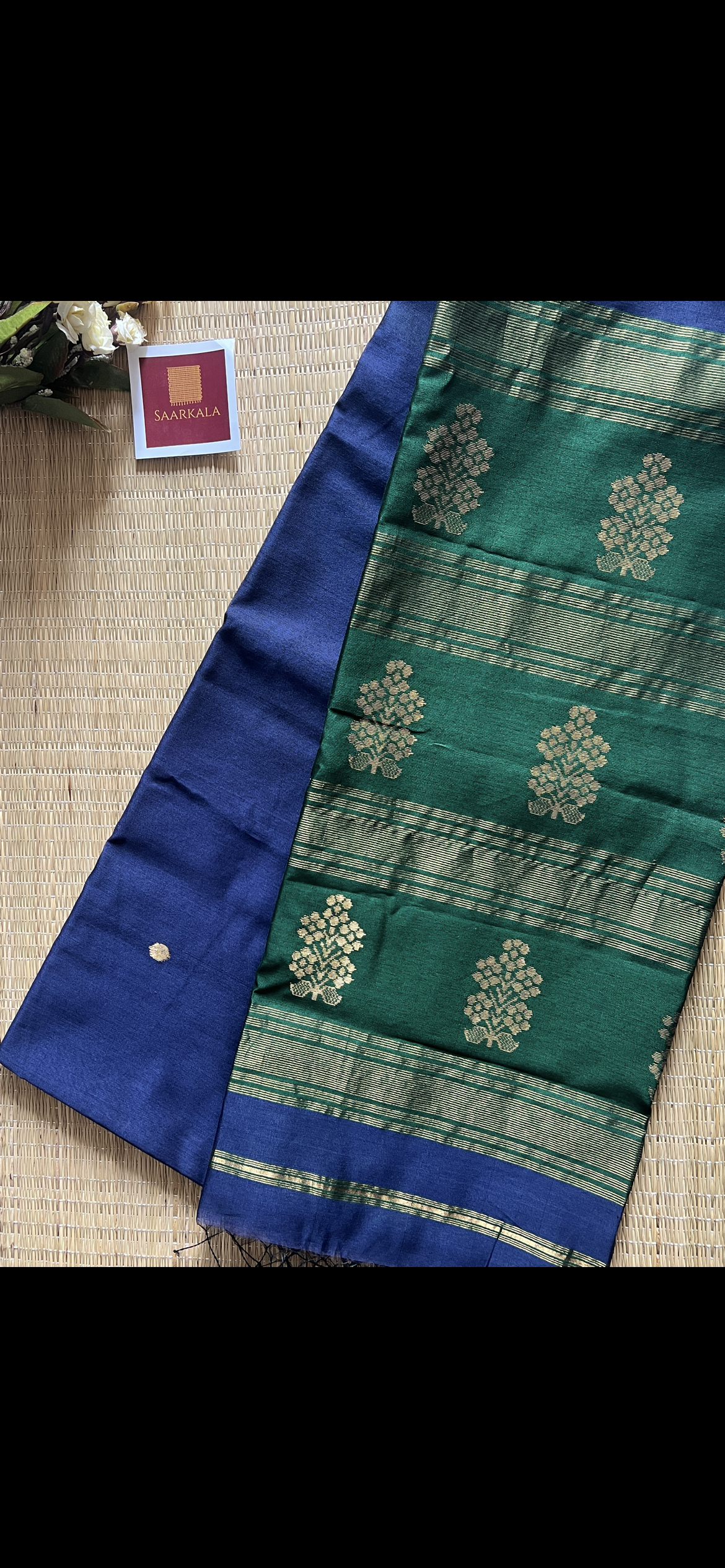Floral Buta Dark Blue and Green Maheshwari Handloom Saree