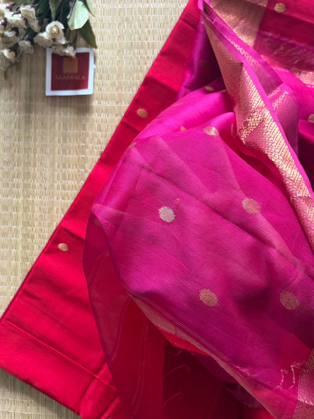 Ruhani Sikka Red Pink Maheshwari Handloom Saree