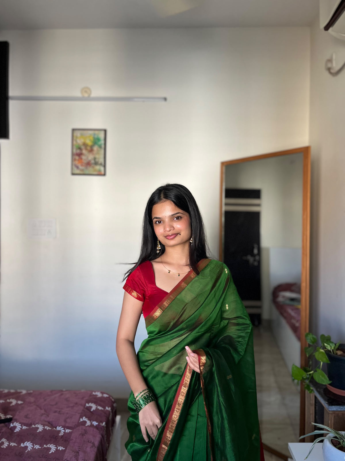Sai Chameli Green Red Maheshwari Handloom Silk & Cotton Saree