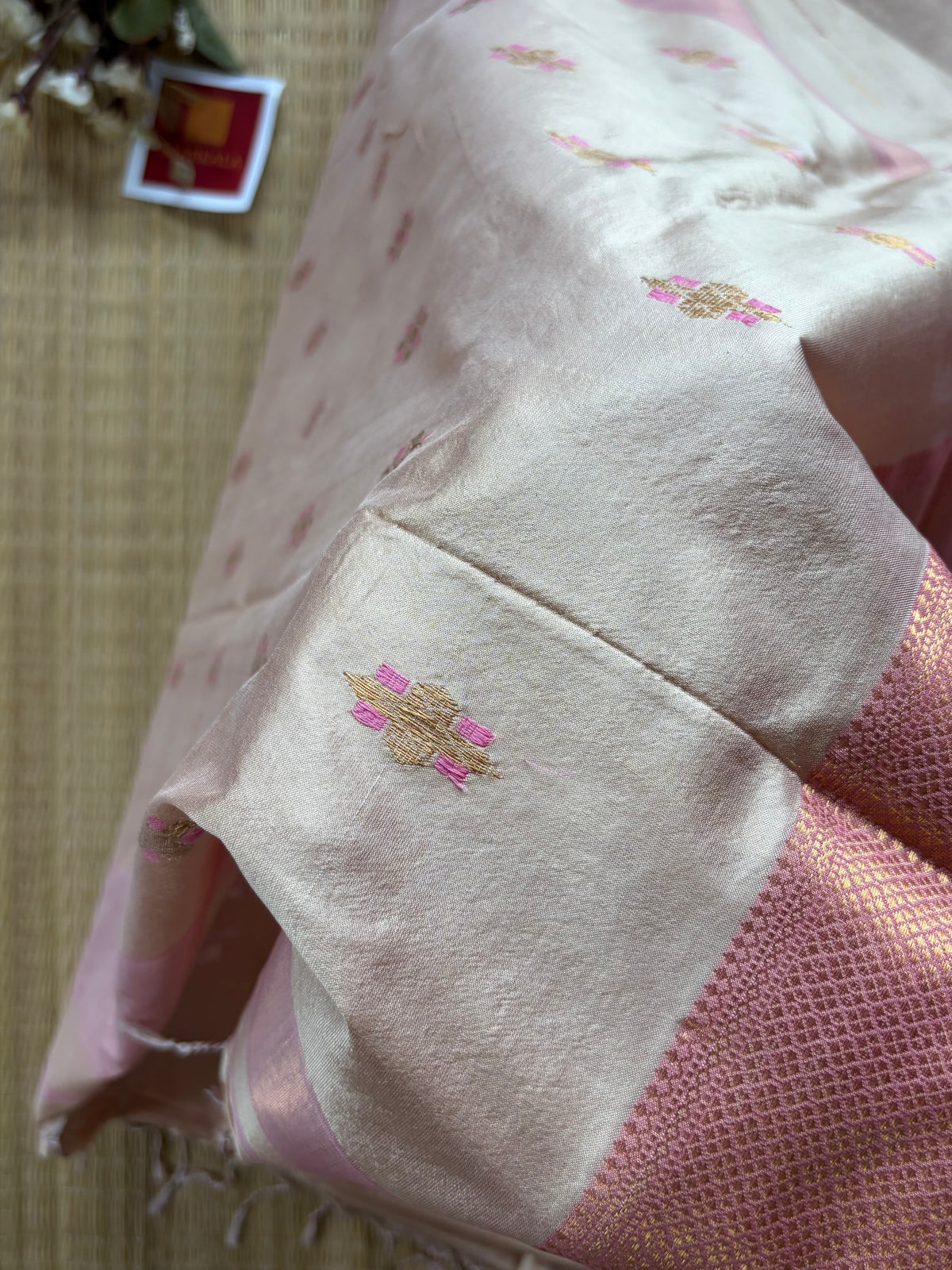 Beige Pure Silk Pink Maheshwari Handloom Saree