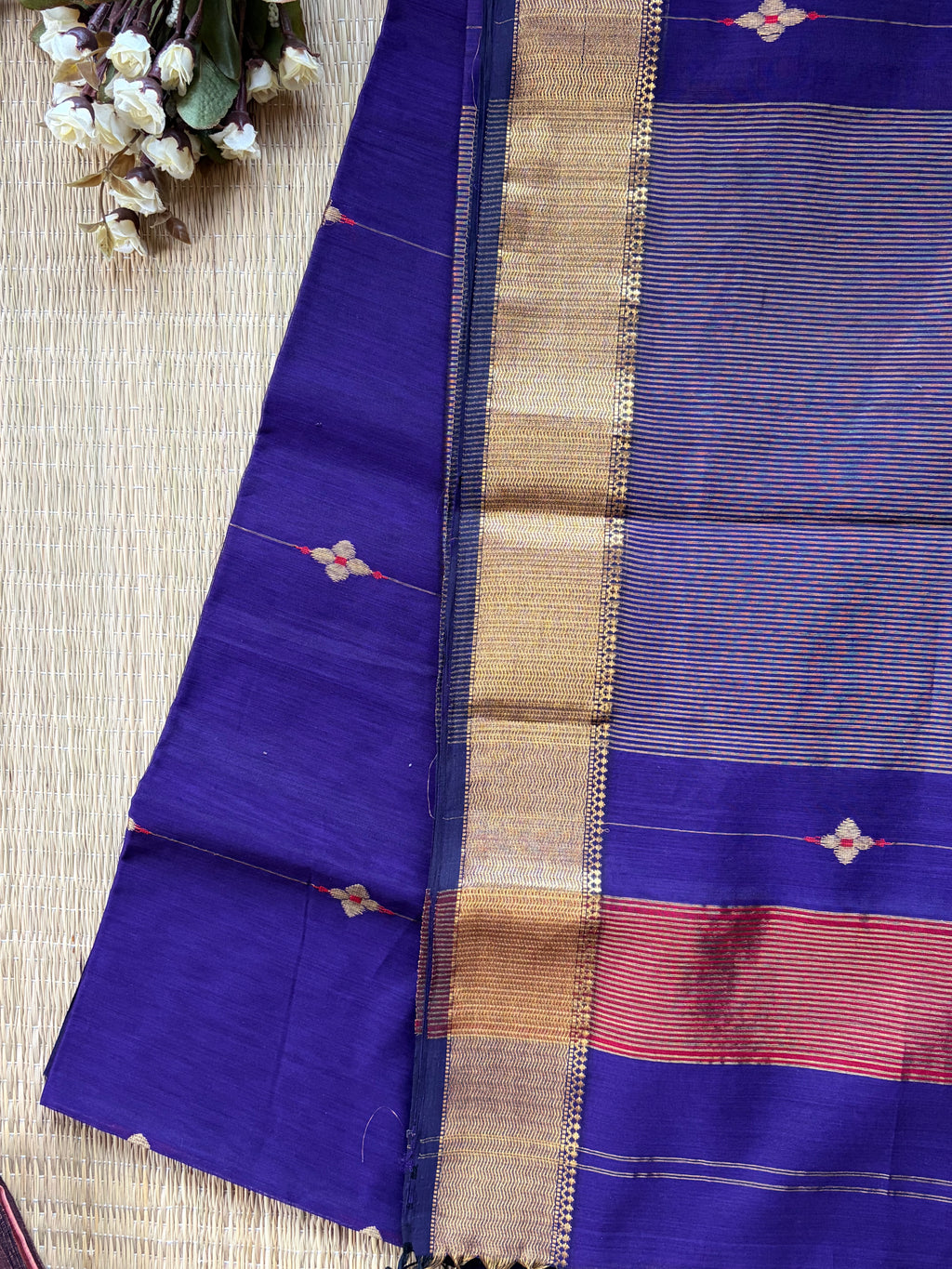 Meena Buti Violet Maheshwari Handloom Saree