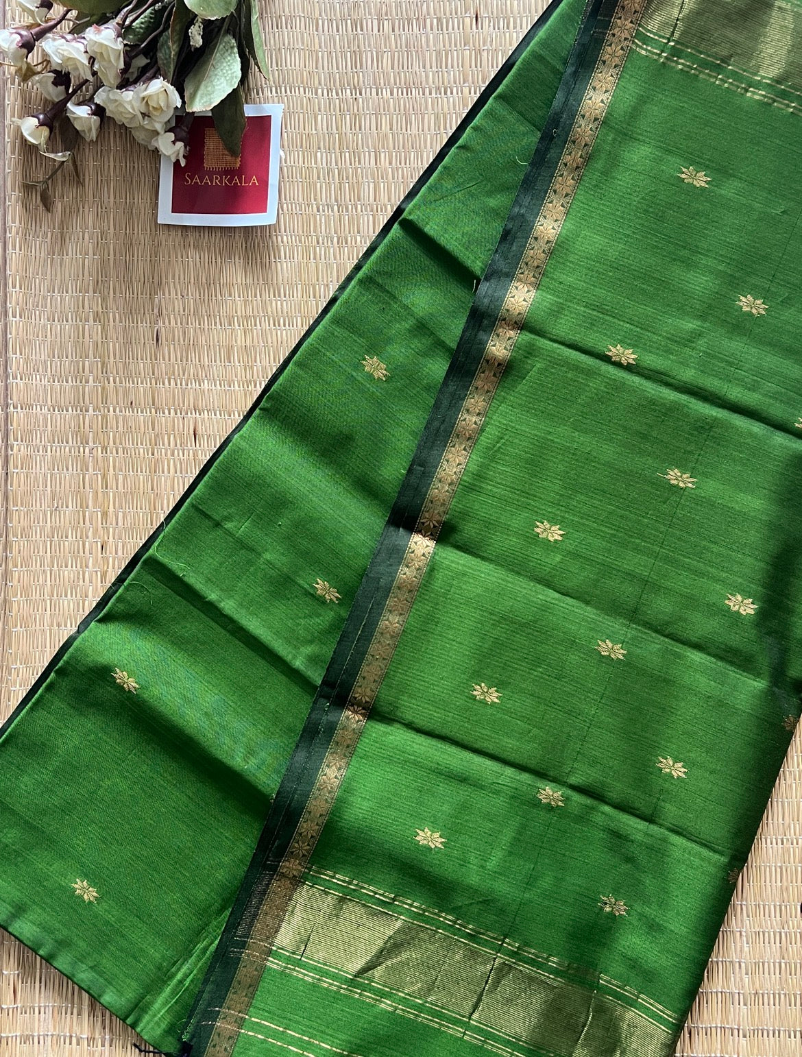 Hariyali self Green Maheshwari Handwoven Saree with Gold Zari Border