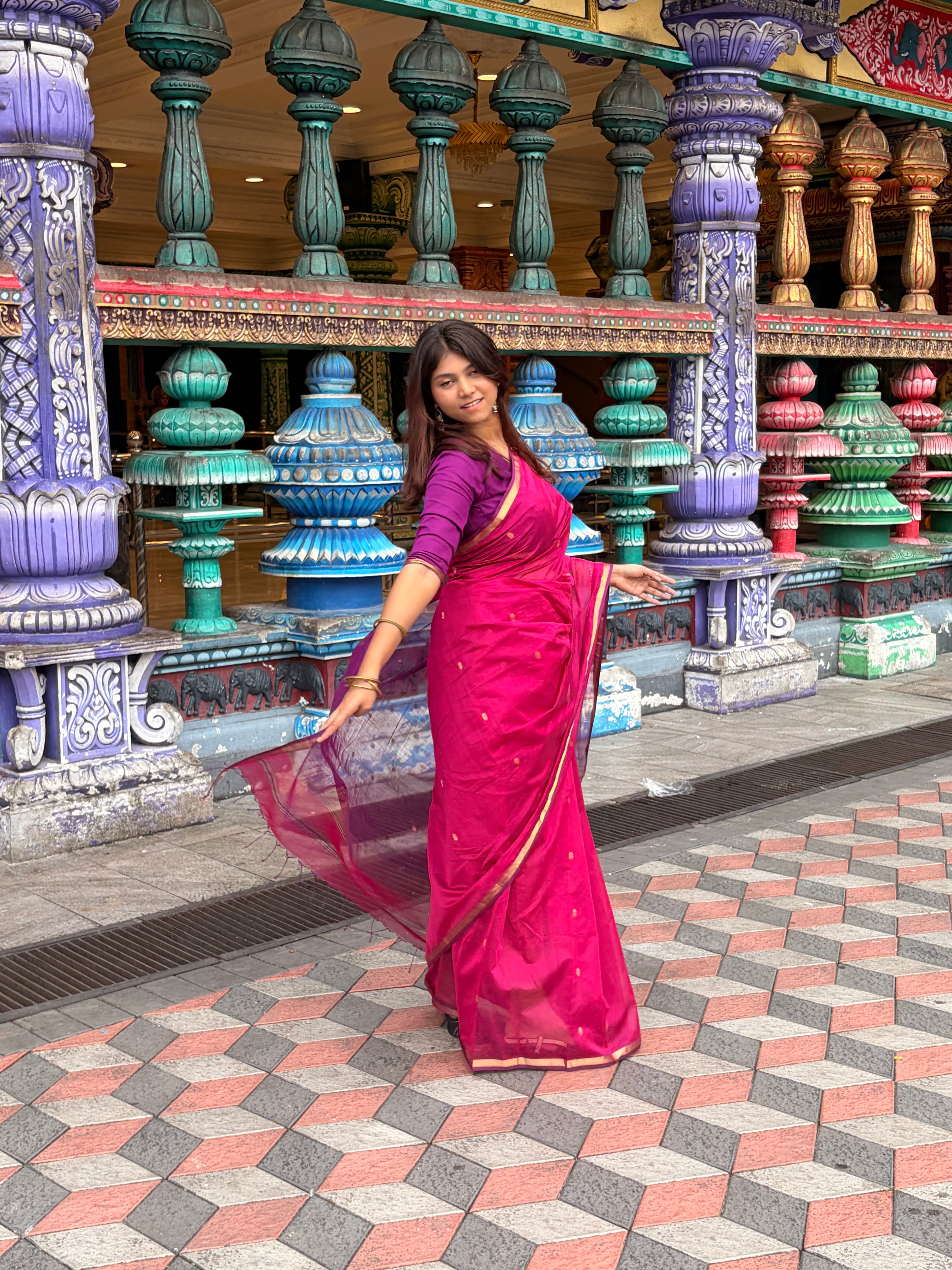 Malayi Magenta Purple Maheshwari Handwoven Saree
