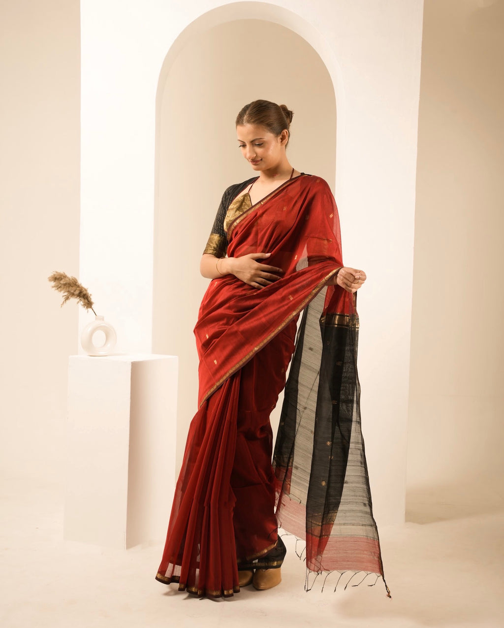 Chameli Red Black Maheshwari Handloom Saree