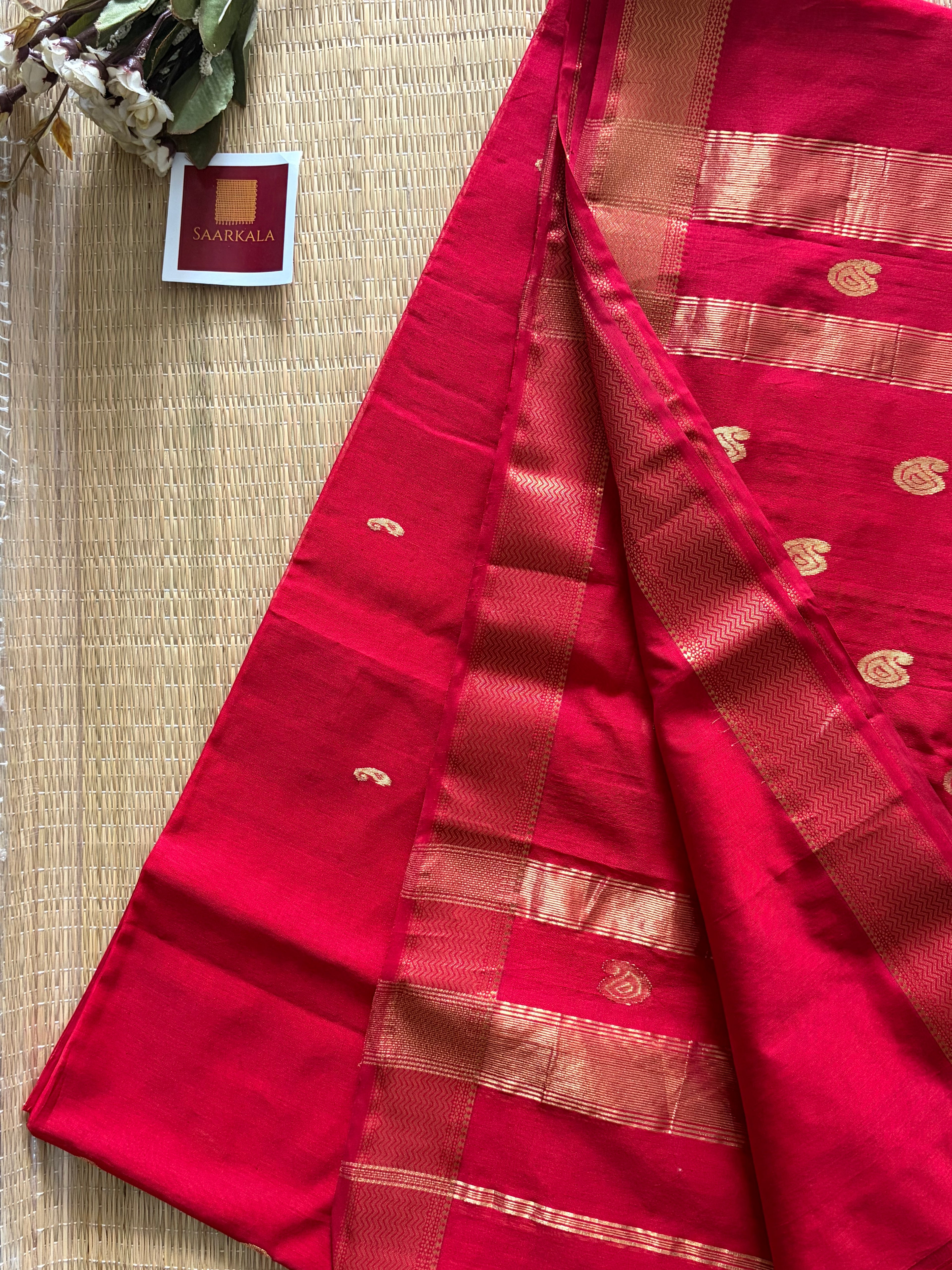 Kairi Buta Red Maheshwari Handloom Saree