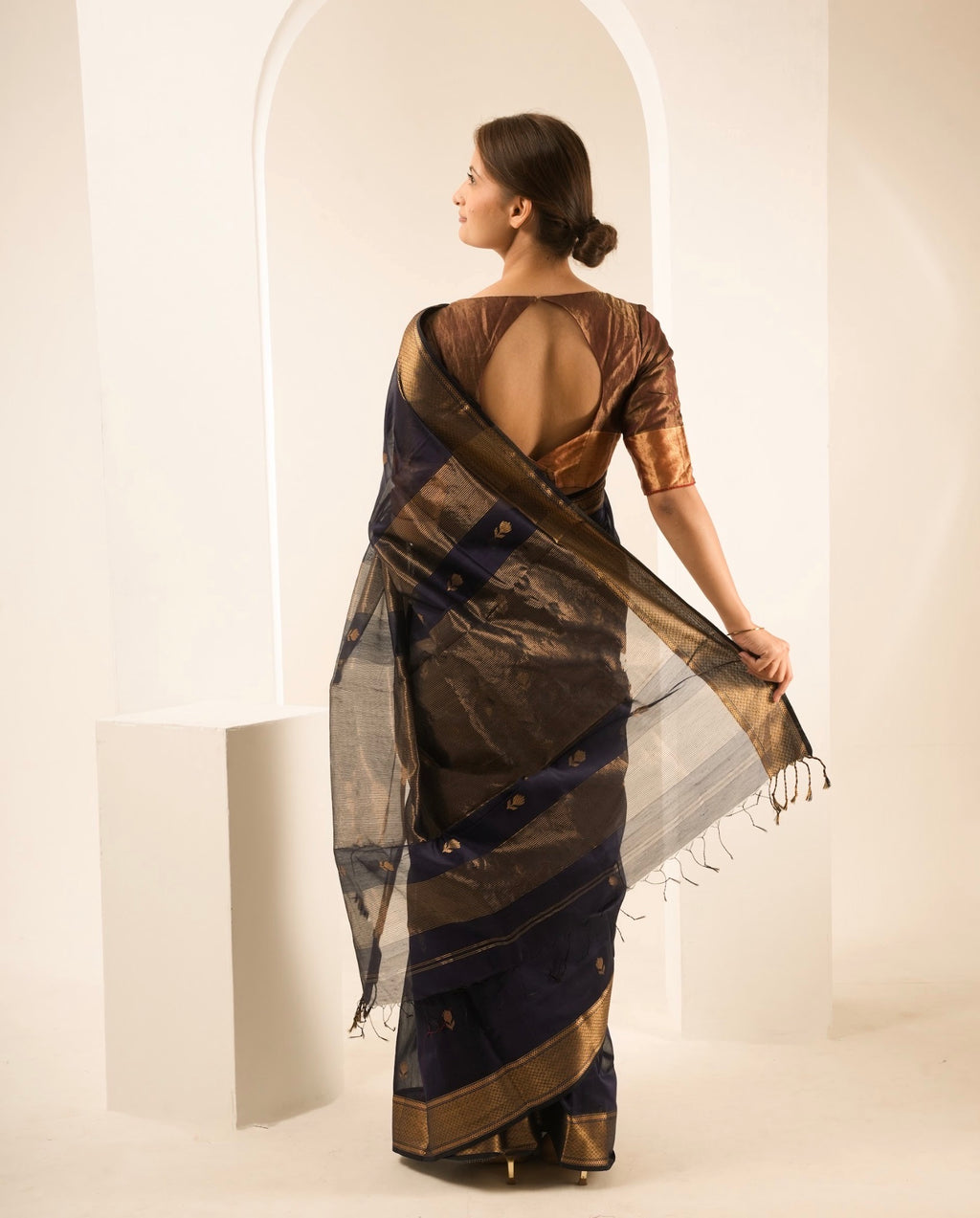 Lotus Black Maheshwari Handloom Saree