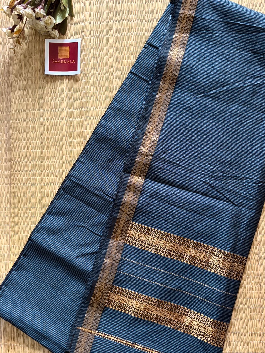 Garbh Reshmi Grey Maheshwari Handloom Saree