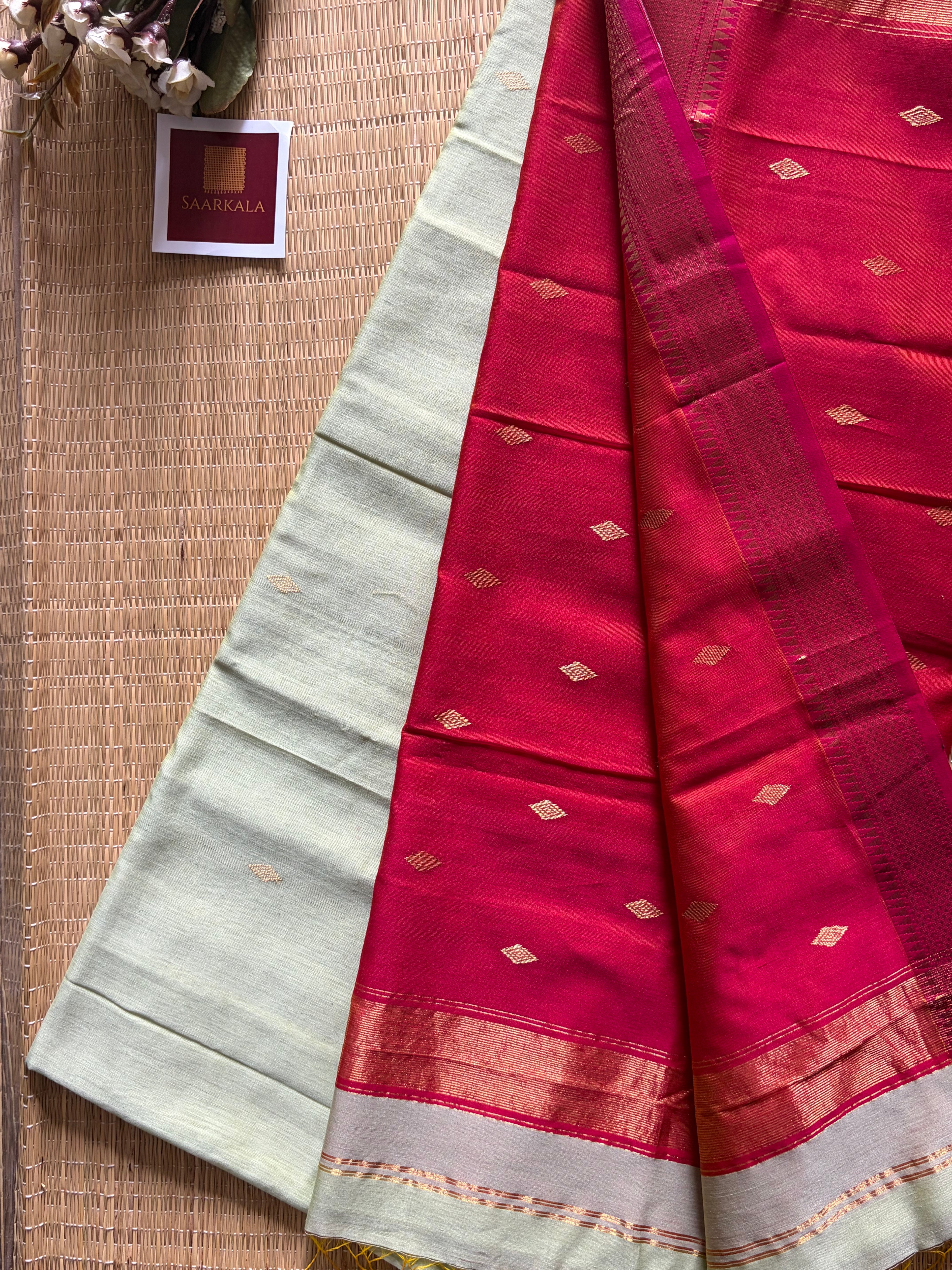 Diamond Pista Green and yellow mix tone Maheshwari Handloom Saree