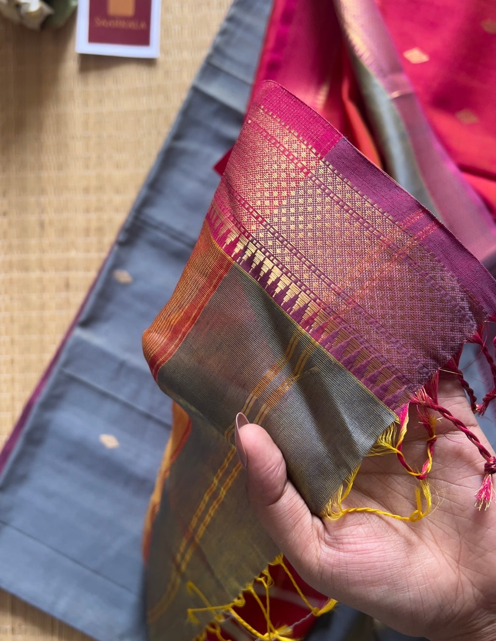 Diamond Aasmani Grey Maheshwari Handloom Saree