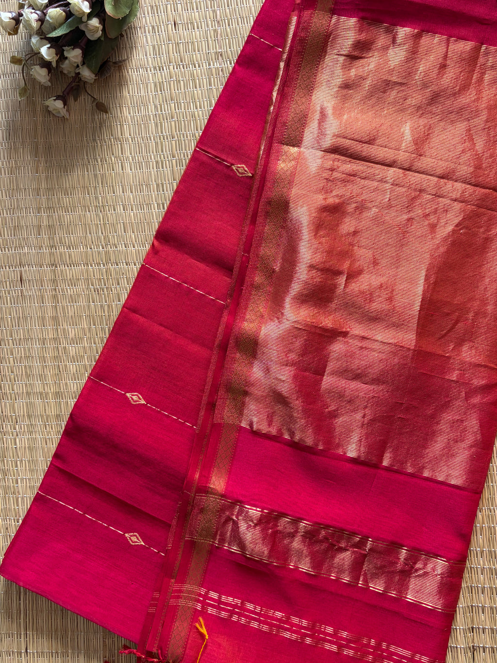 Satrani Dual shaded Maheshwari Handloom Saree
