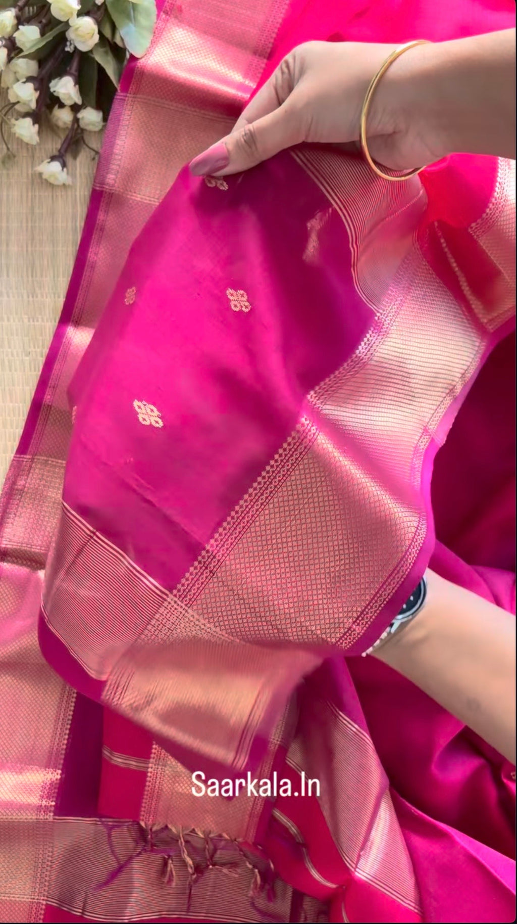Diamond Buta Magenta Pink Maheshwari Handloom Saree