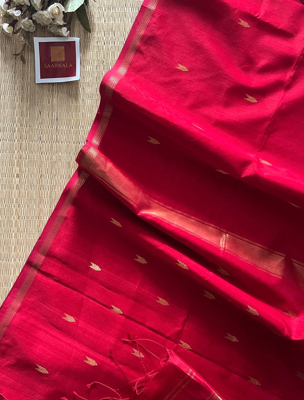 Arrow Red Maheshwari Handloom Saree